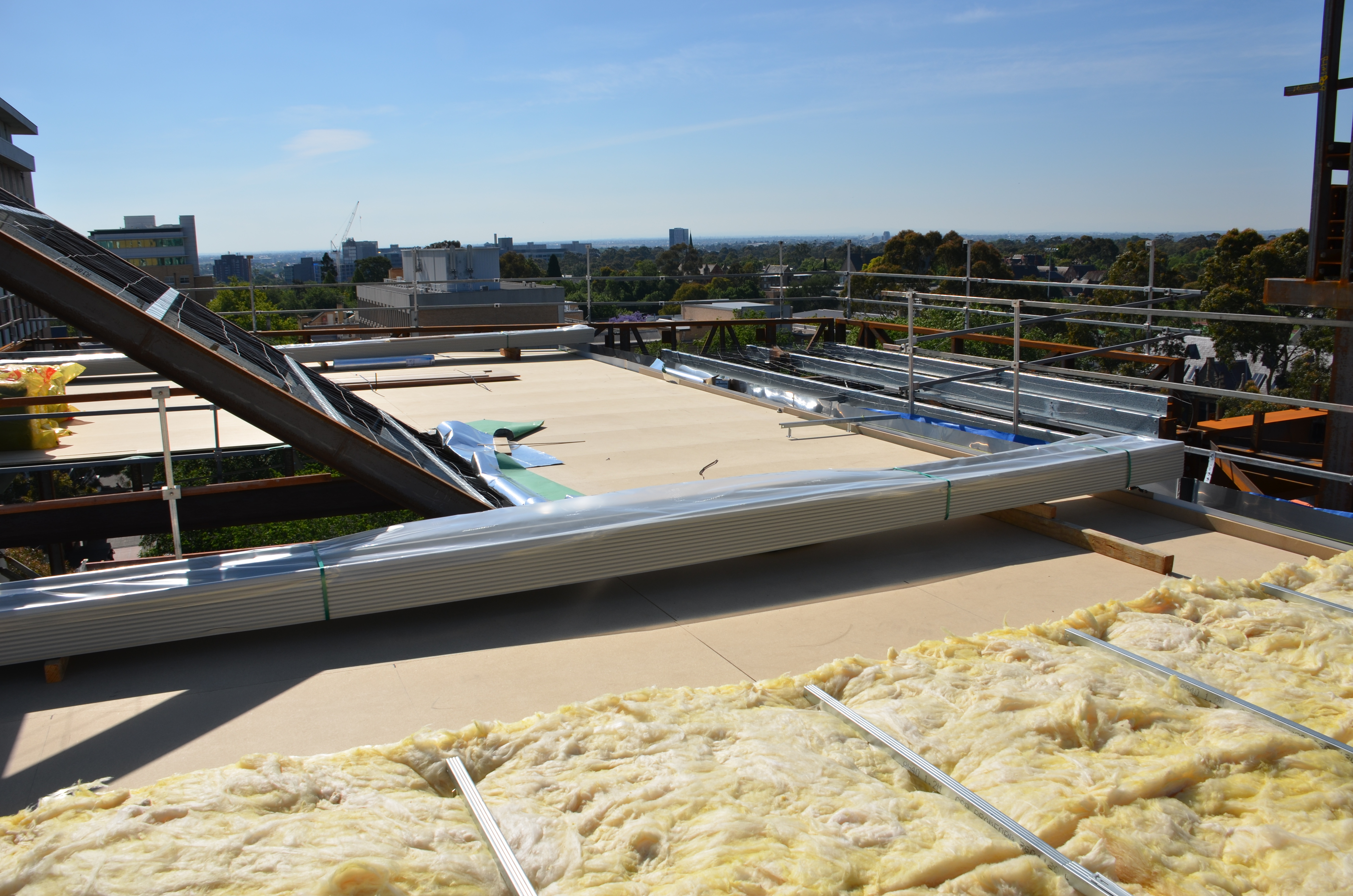 https://archive.abp.unimelb.edu.au/objects/images/Construction/Images/Roof/Roof sheeting, flashings and gutters/DSC_4371.JPG https://archive.abp.unimelb.edu.au/objects/images/Construction/Images/Roof/Roof sheeting, flashings and gutters/DSC_4371.JPG