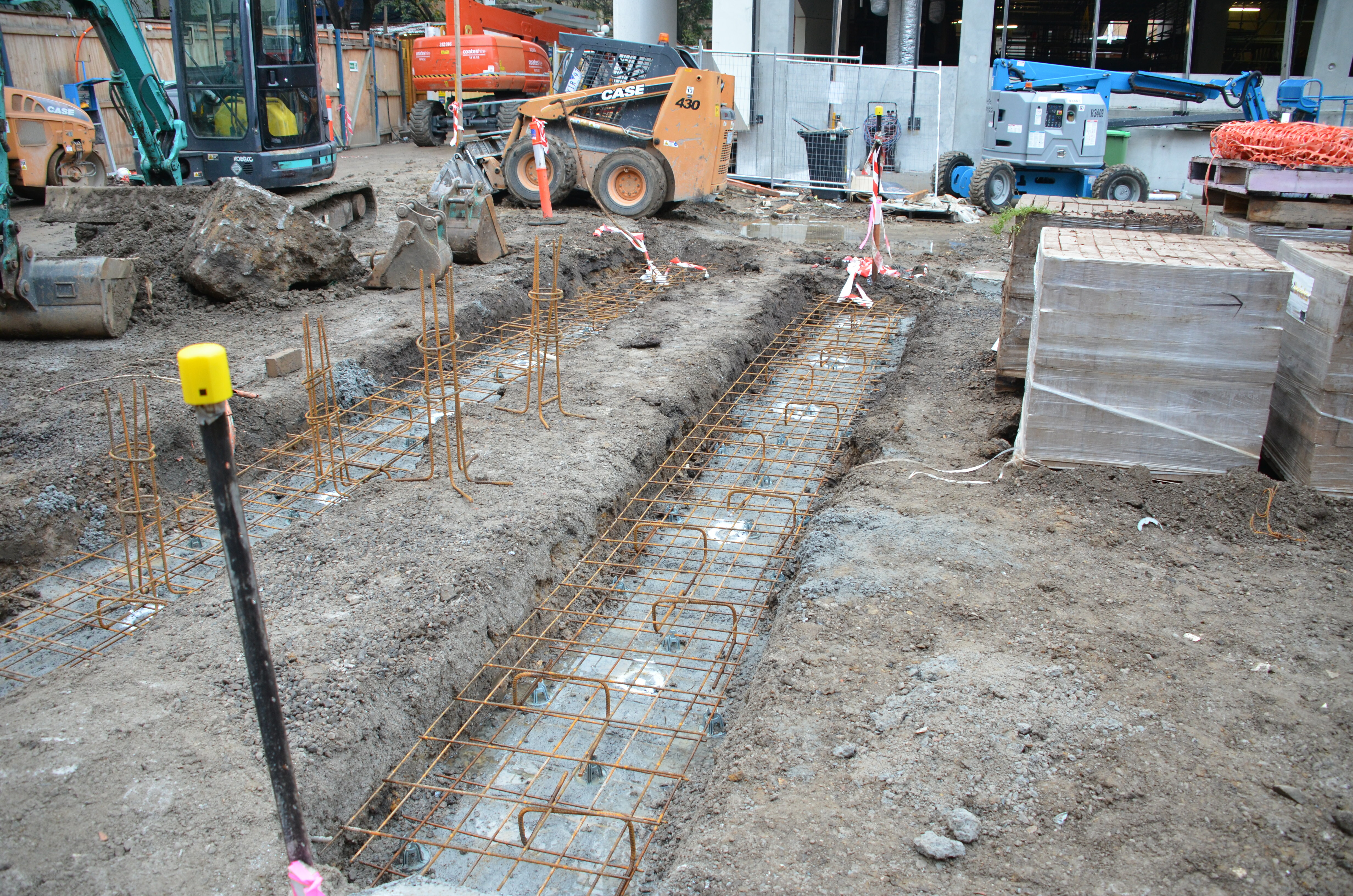 https://archive.abp.unimelb.edu.au/objects/images/Construction/Images/External Works/Timber seating and supports south side/DSC_8382.JPG