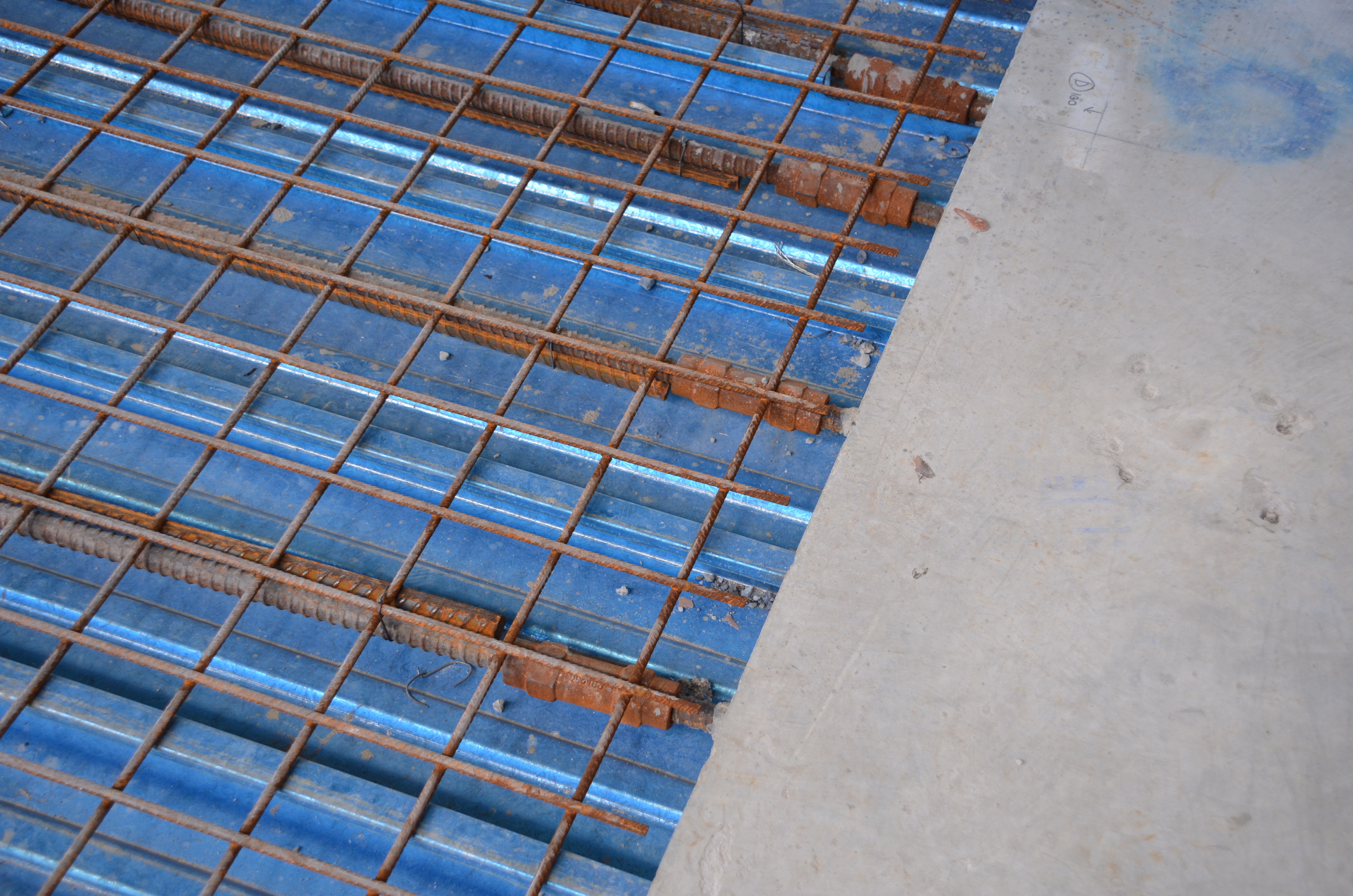 https://archive.abp.unimelb.edu.au/objects/images/Construction/Images/Stairs, walkways and balustrades/Structural steel walkways & support structure/DSC_4994.JPG