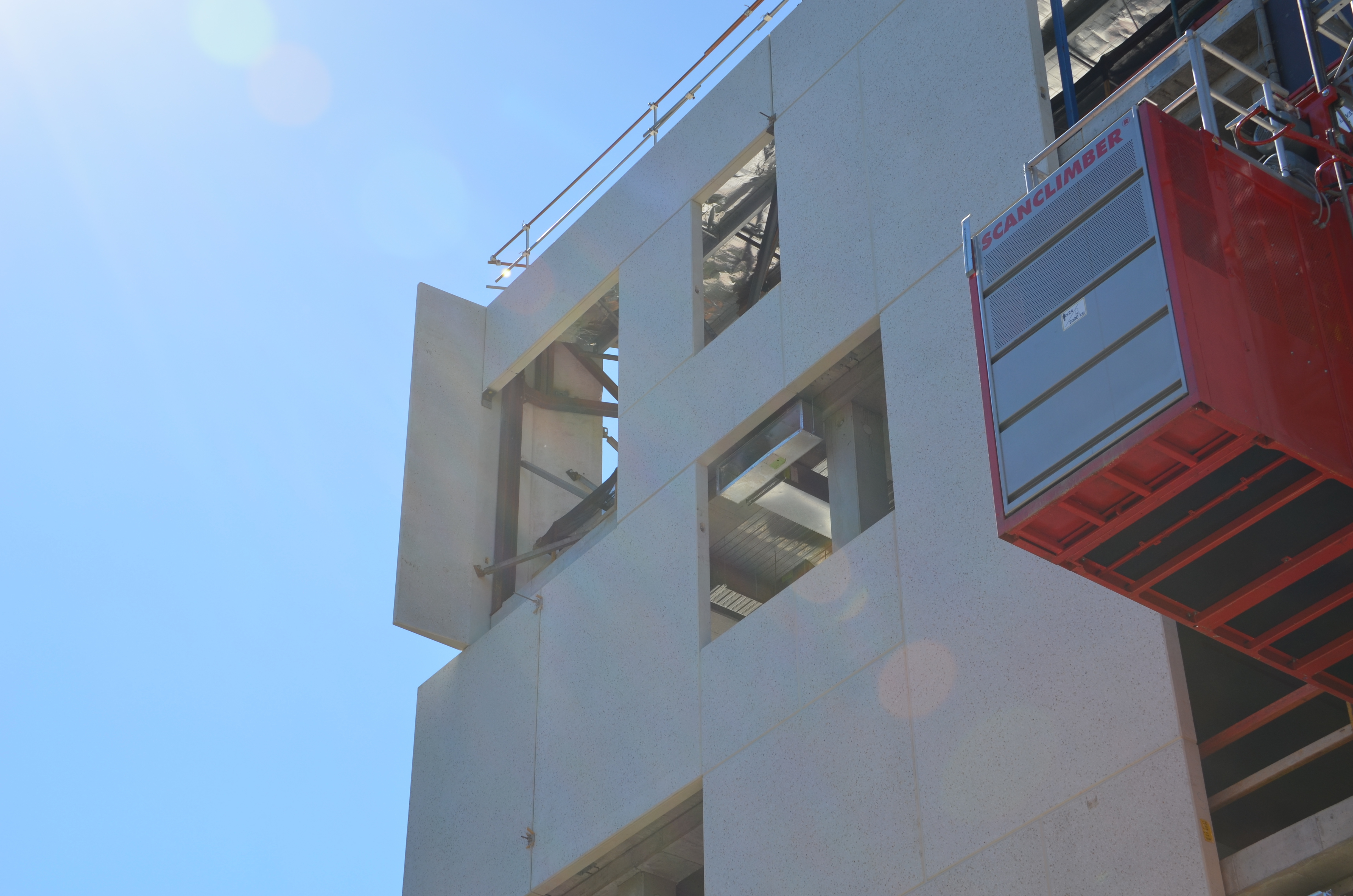 https://archive.abp.unimelb.edu.au/objects/images/Construction/Images/Facades/Precast concrete/Polished south side/DSC_4543.JPG
