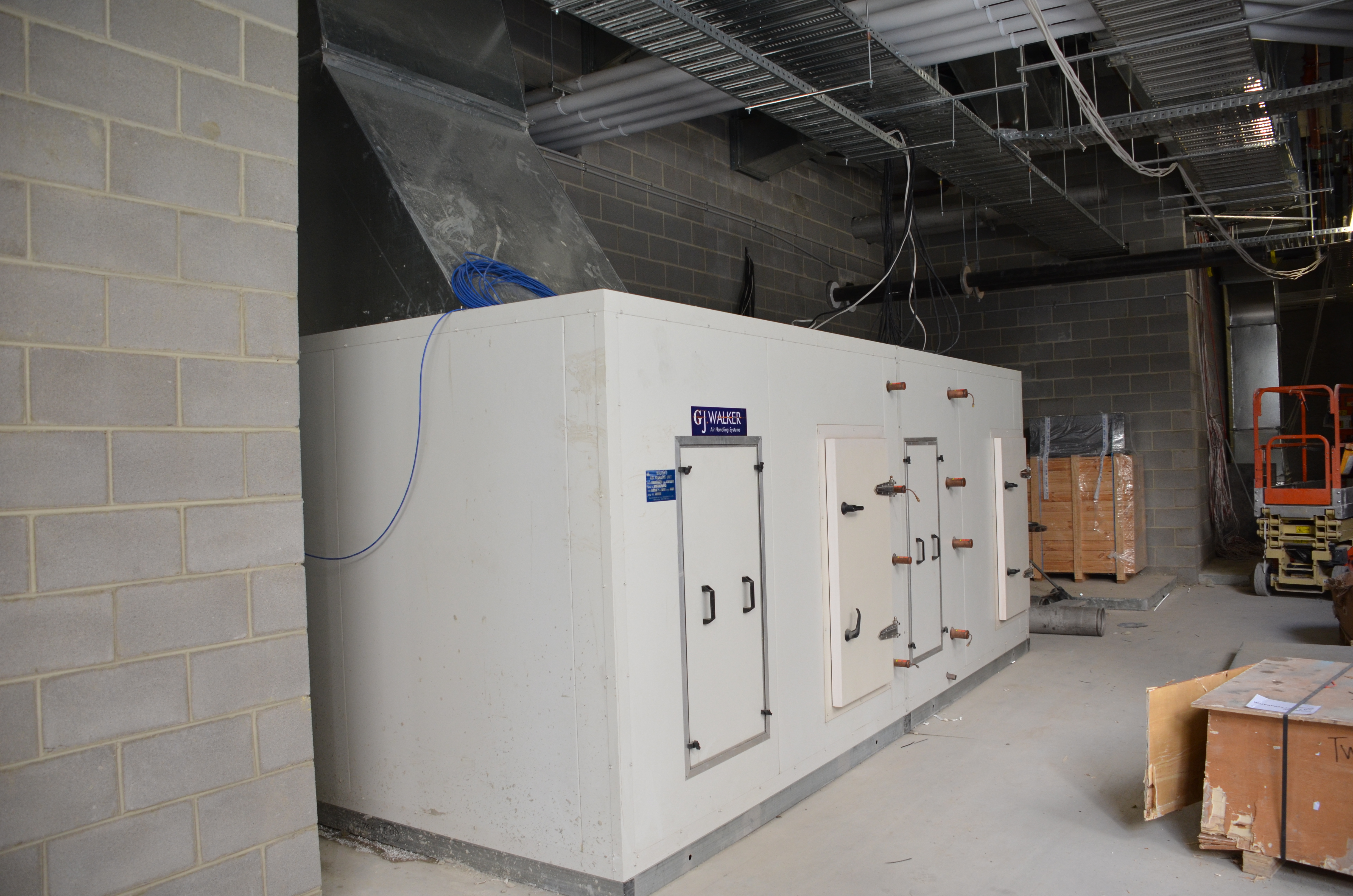 https://archive.abp.unimelb.edu.au/objects/images/Construction/Images/Services/Mechanical/Large plant room basement/DSC_4317.JPG