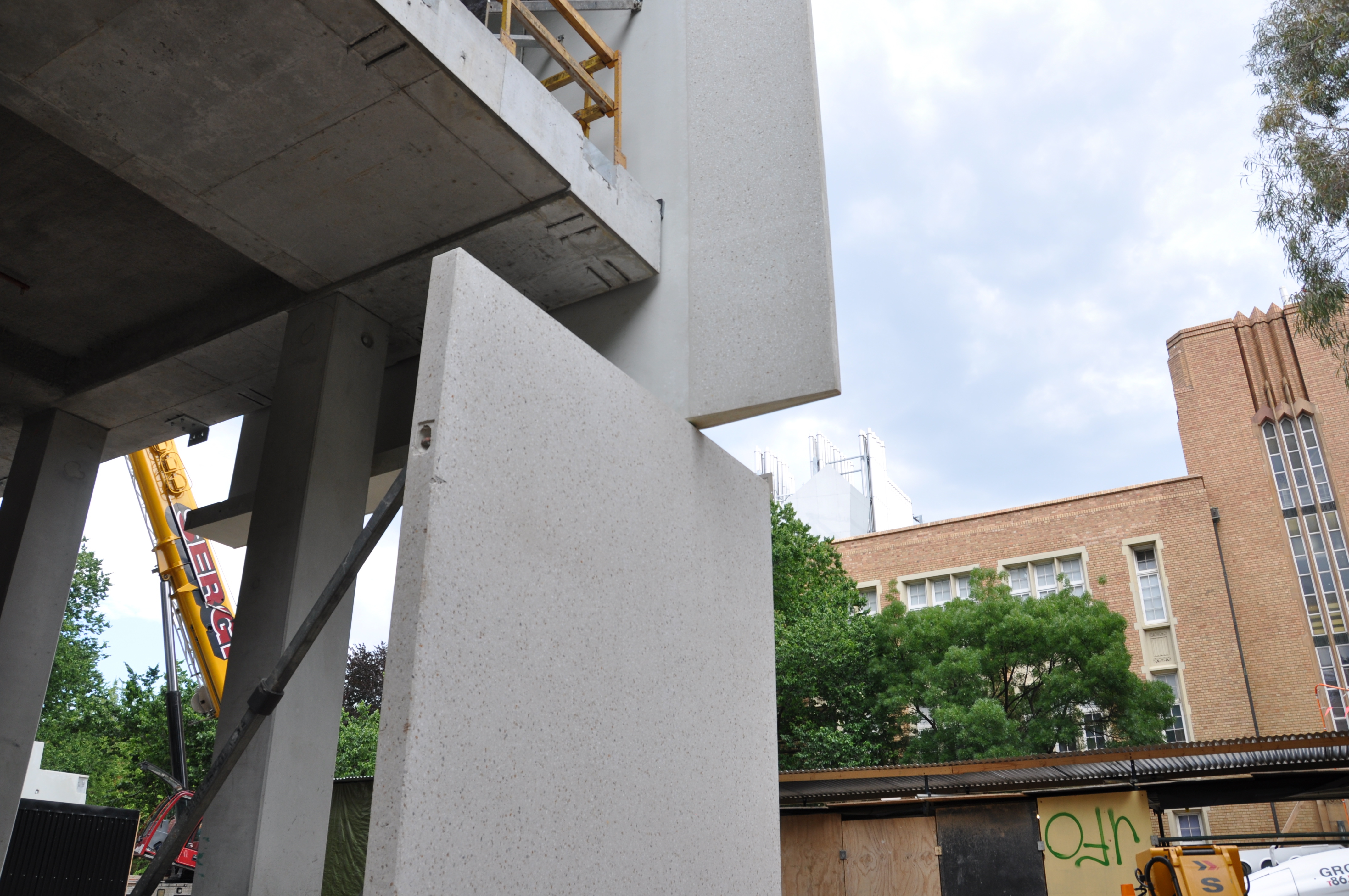 https://archive.abp.unimelb.edu.au/objects/images/Construction/Images/Facades/Precast concrete/Polished south side/DSC_3993.JPG