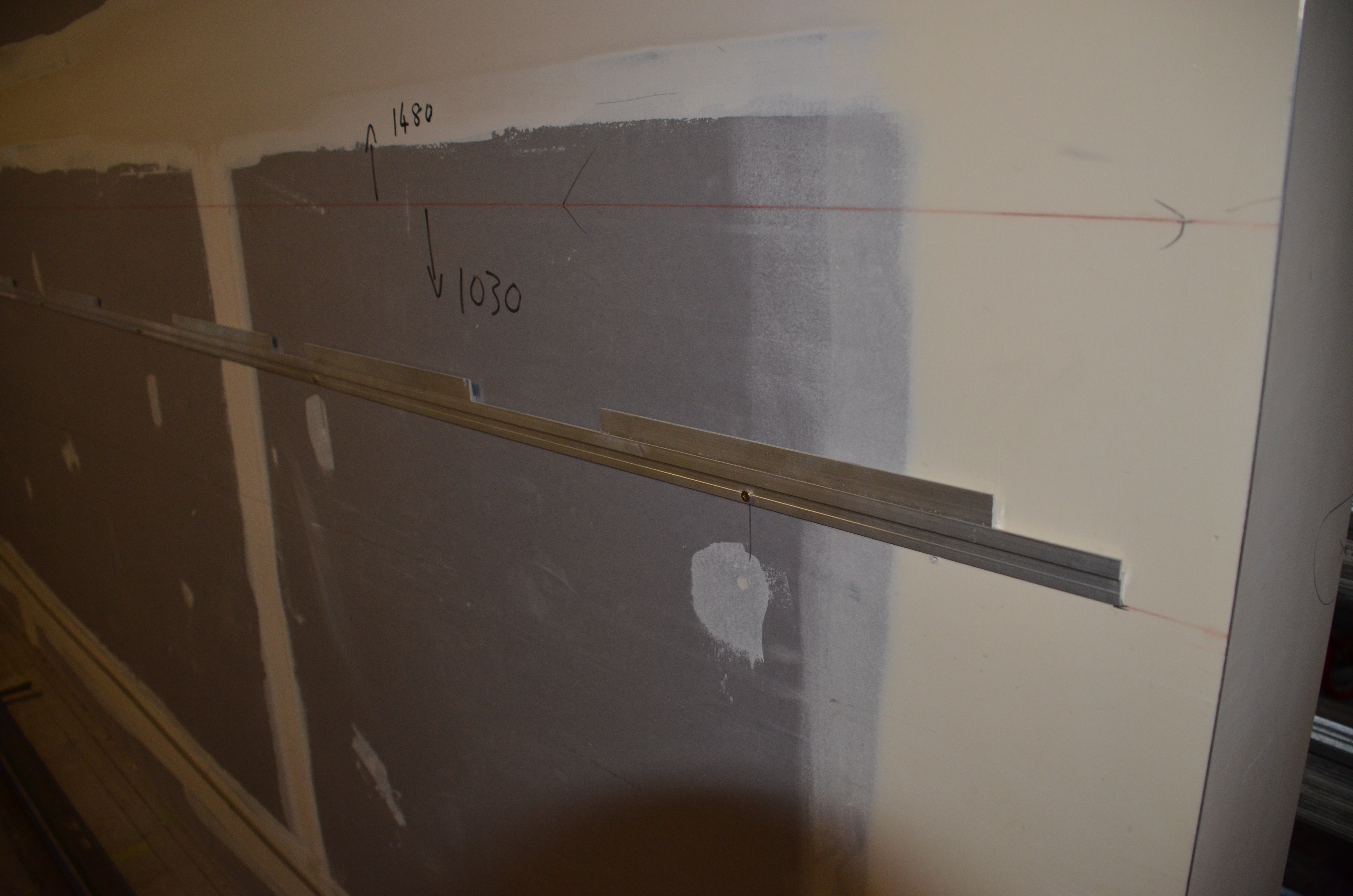 https://archive.abp.unimelb.edu.au/objects/images/Construction/Images/Wall linings and finishes/Atrium walkway linings/DSC_7731.JPG