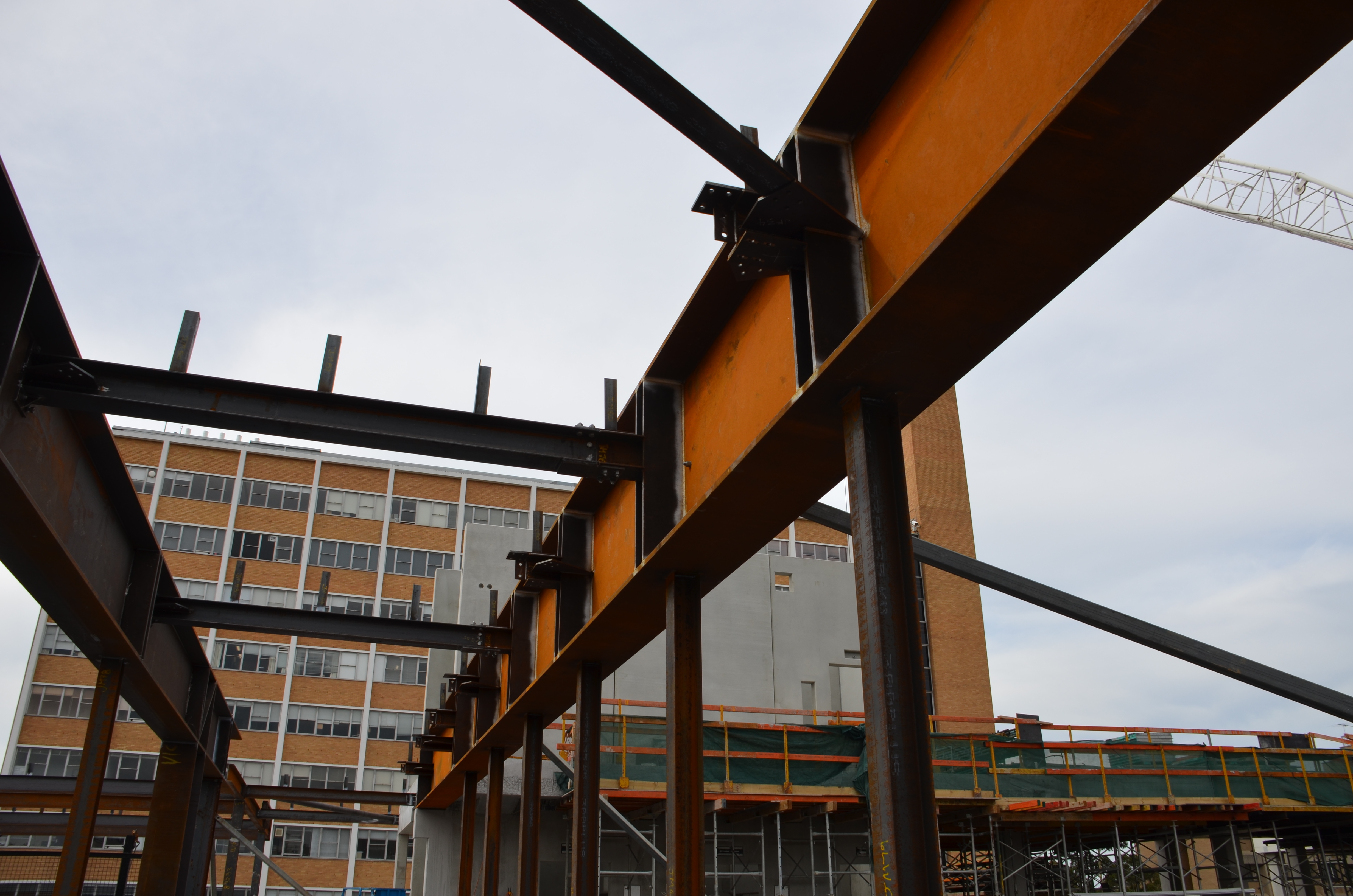 https://archive.abp.unimelb.edu.au/objects/images/Construction/Images/Stairs, walkways and balustrades/Structural steel walkways & support structure/DSC_3833.JPG