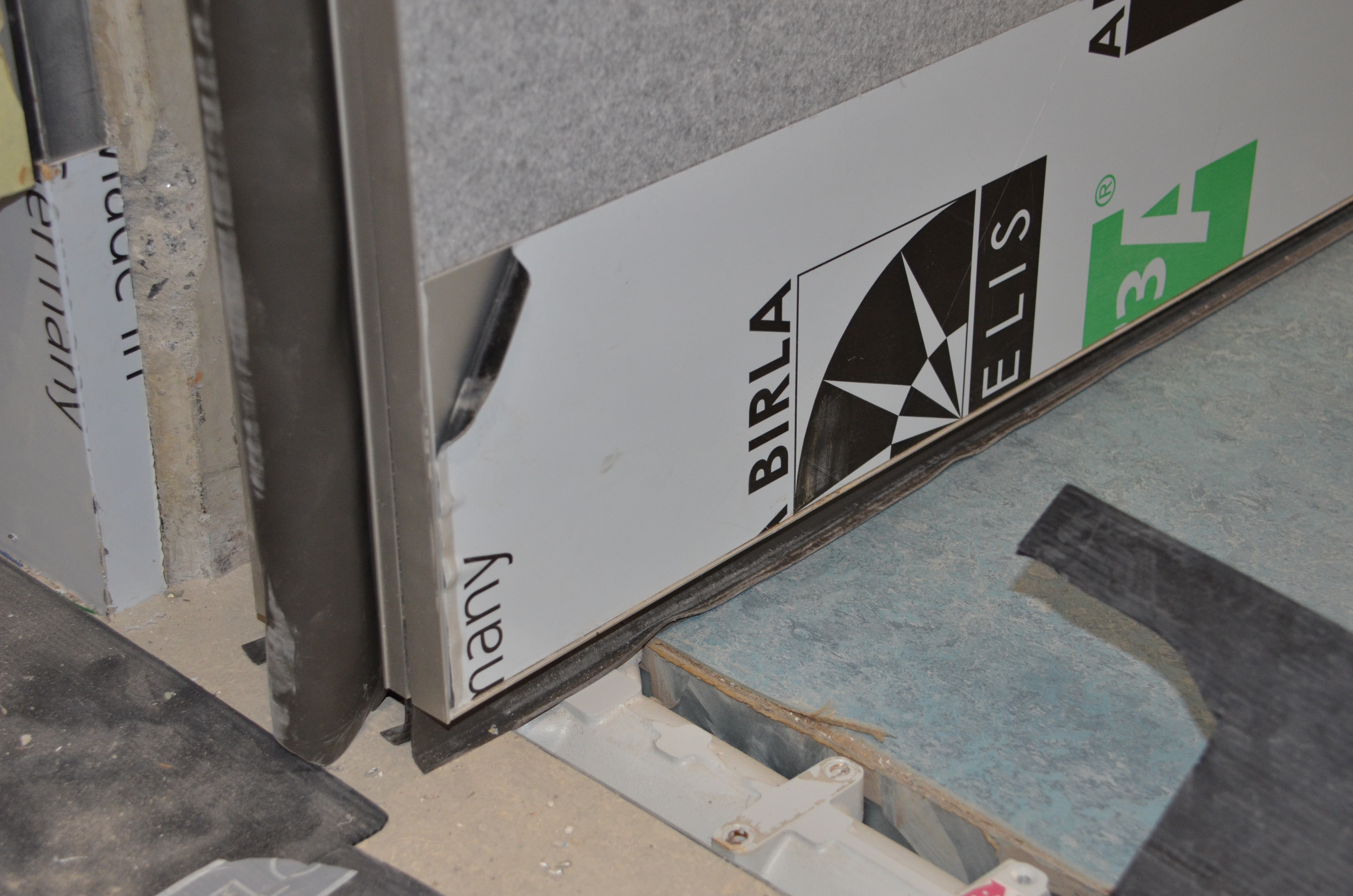 https://archive.abp.unimelb.edu.au/objects/images/Construction/Images/Doors and door frames/Studio folding doors/DSC_8717.JPG
