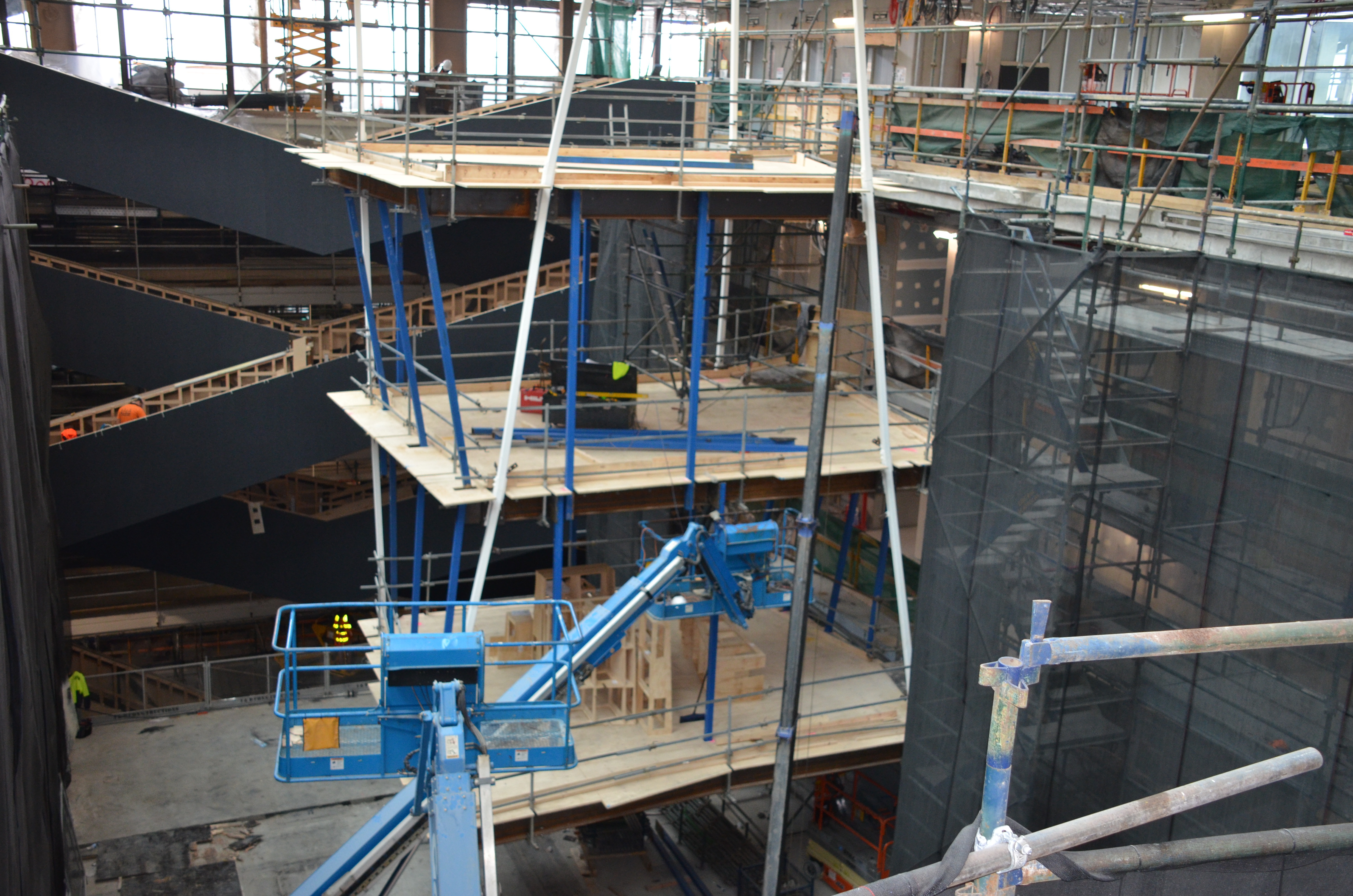 https://archive.abp.unimelb.edu.au/objects/images/Construction/Images/Hanging studio/Steel framing/DSC_7143.JPG