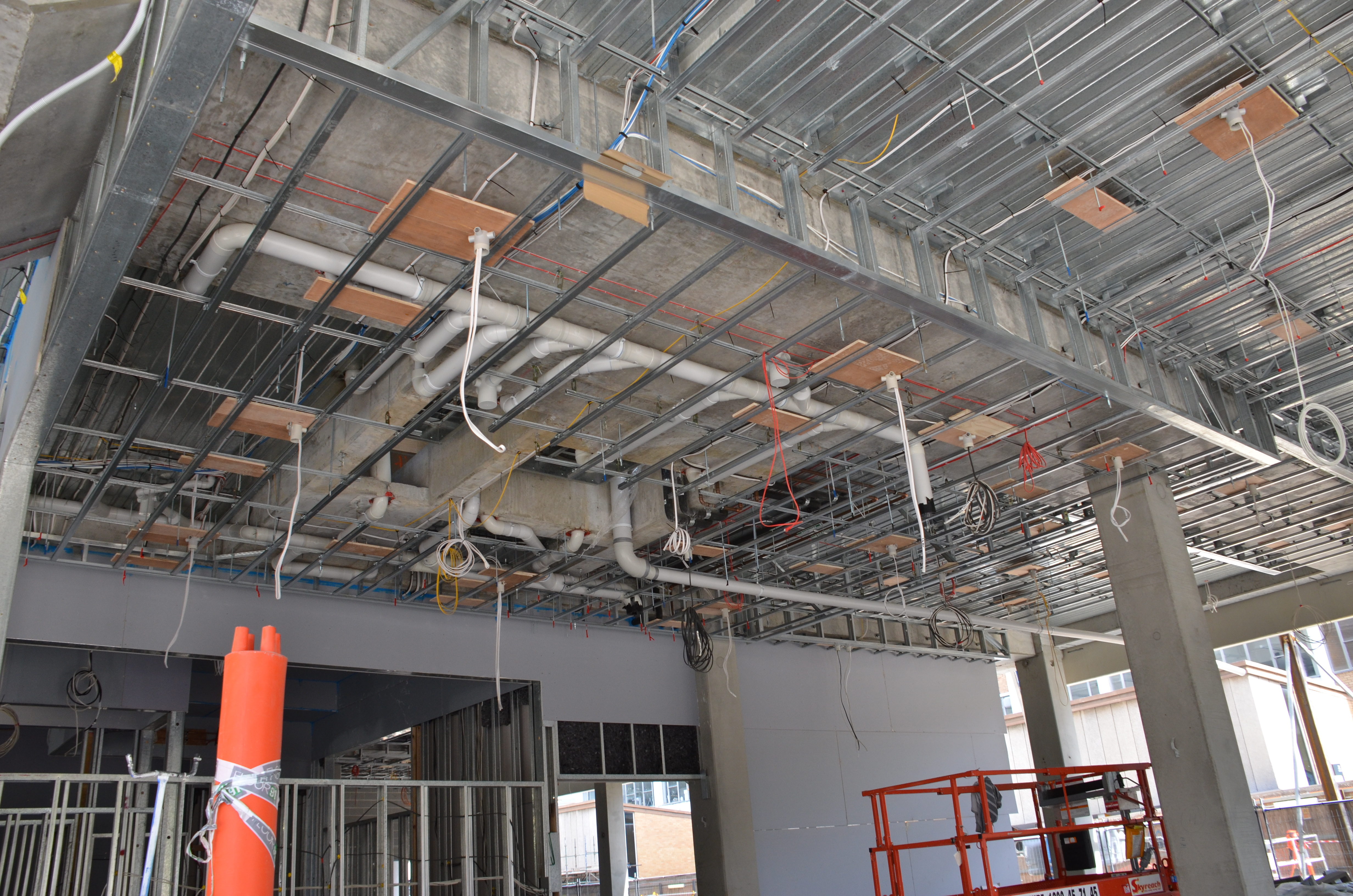 https://archive.abp.unimelb.edu.au/objects/images/Construction/Images/Ceilings/Suspended plasterboard/DSC_4425.JPG https://archive.abp.unimelb.edu.au/objects/images/Construction/Images/Ceilings/Suspended plasterboard/DSC_4425.JPG