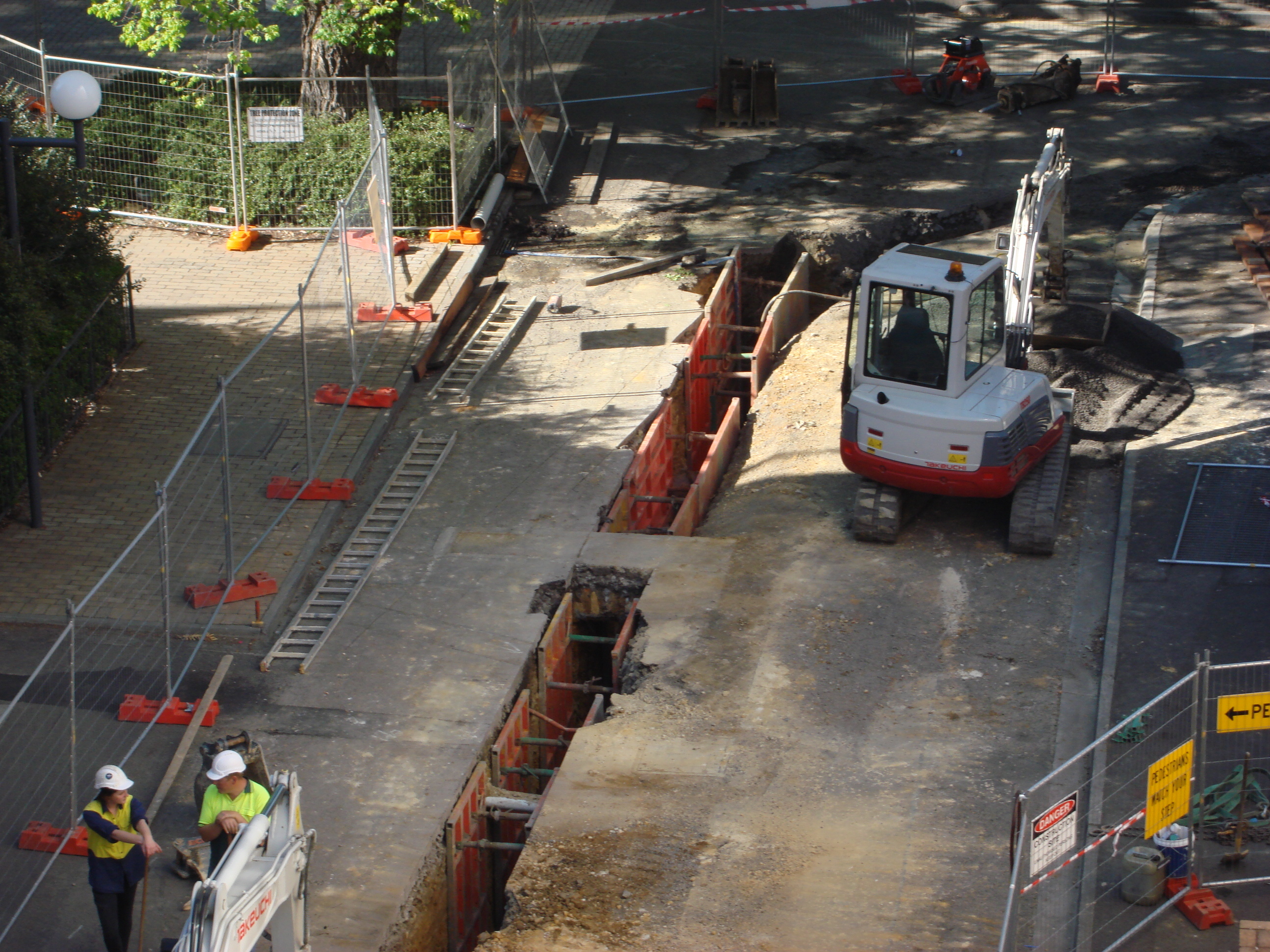 https://archive.abp.unimelb.edu.au/objects/images/Pre-construction/Enabling works/DSC07656.JPG https://archive.abp.unimelb.edu.au/objects/images/Pre-construction/Enabling works/DSC07656.JPG