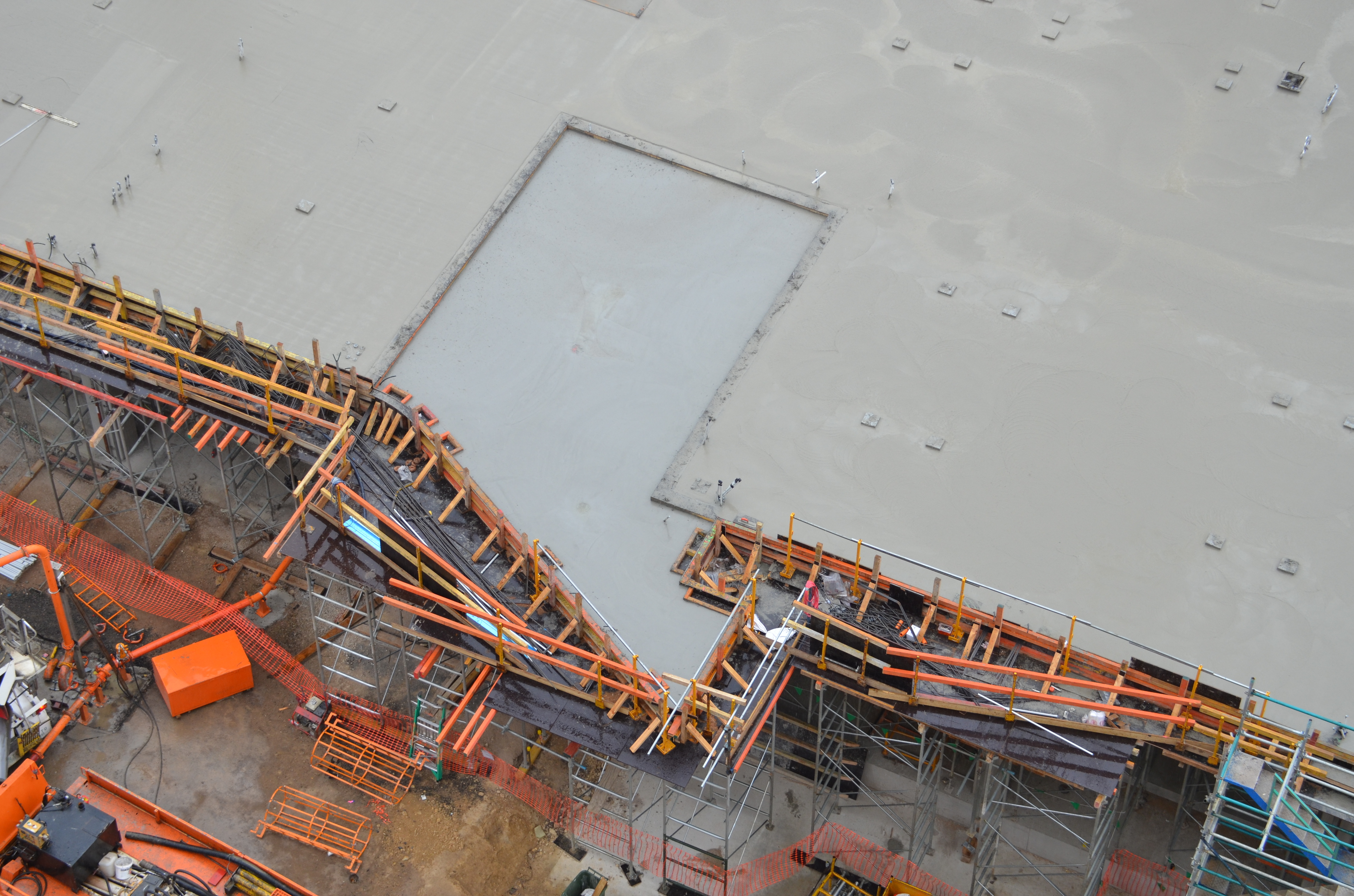 https://archive.abp.unimelb.edu.au/objects/images/Construction/Images/Concrete suspended slabs and beams/Levels 1-5 & formwork/DSC_1800.JPG