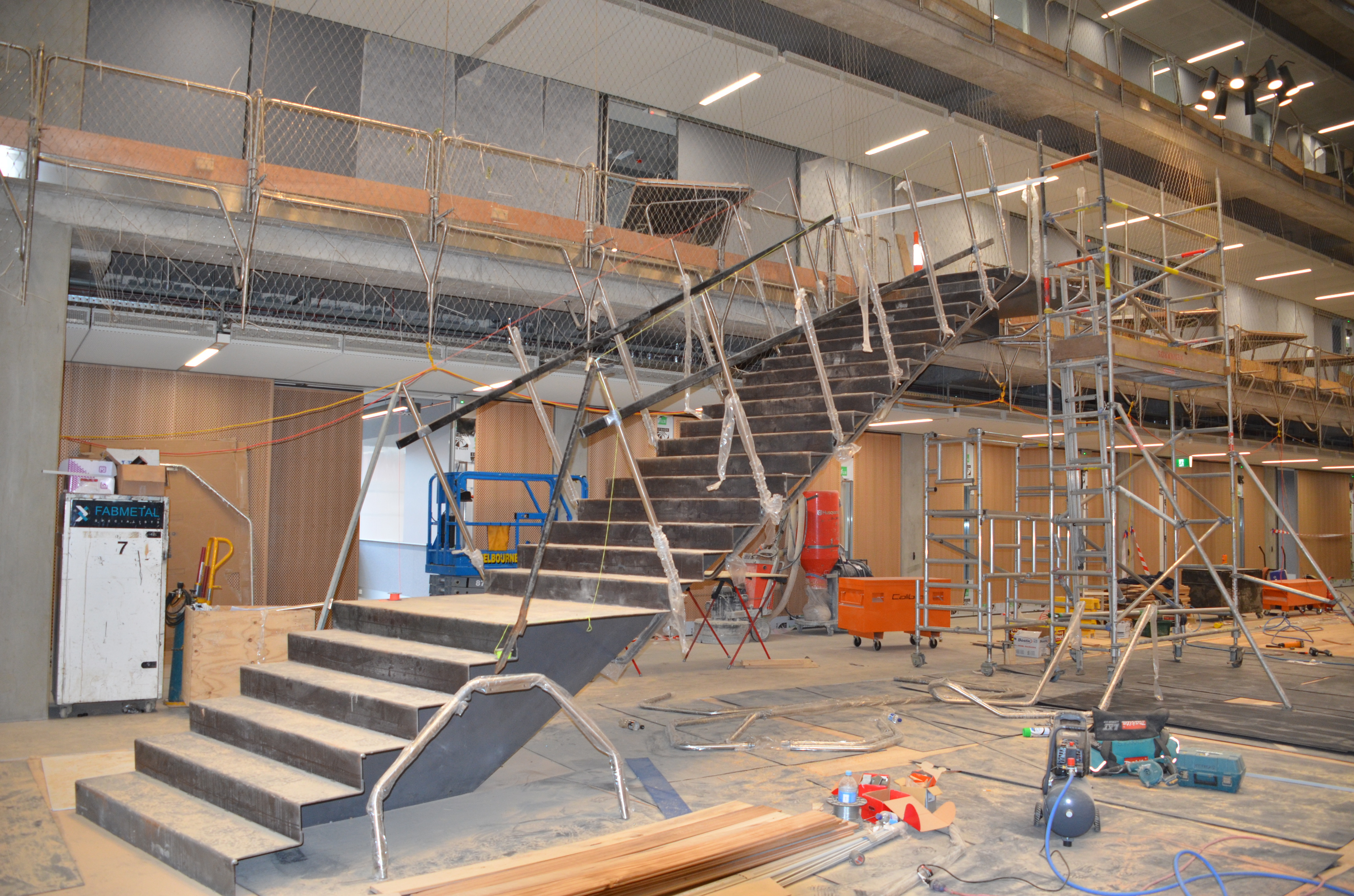 https://archive.abp.unimelb.edu.au/objects/images/Construction/Images/Stairs, walkways and balustrades/Level 2 to 1 East/DSC_9112.JPG