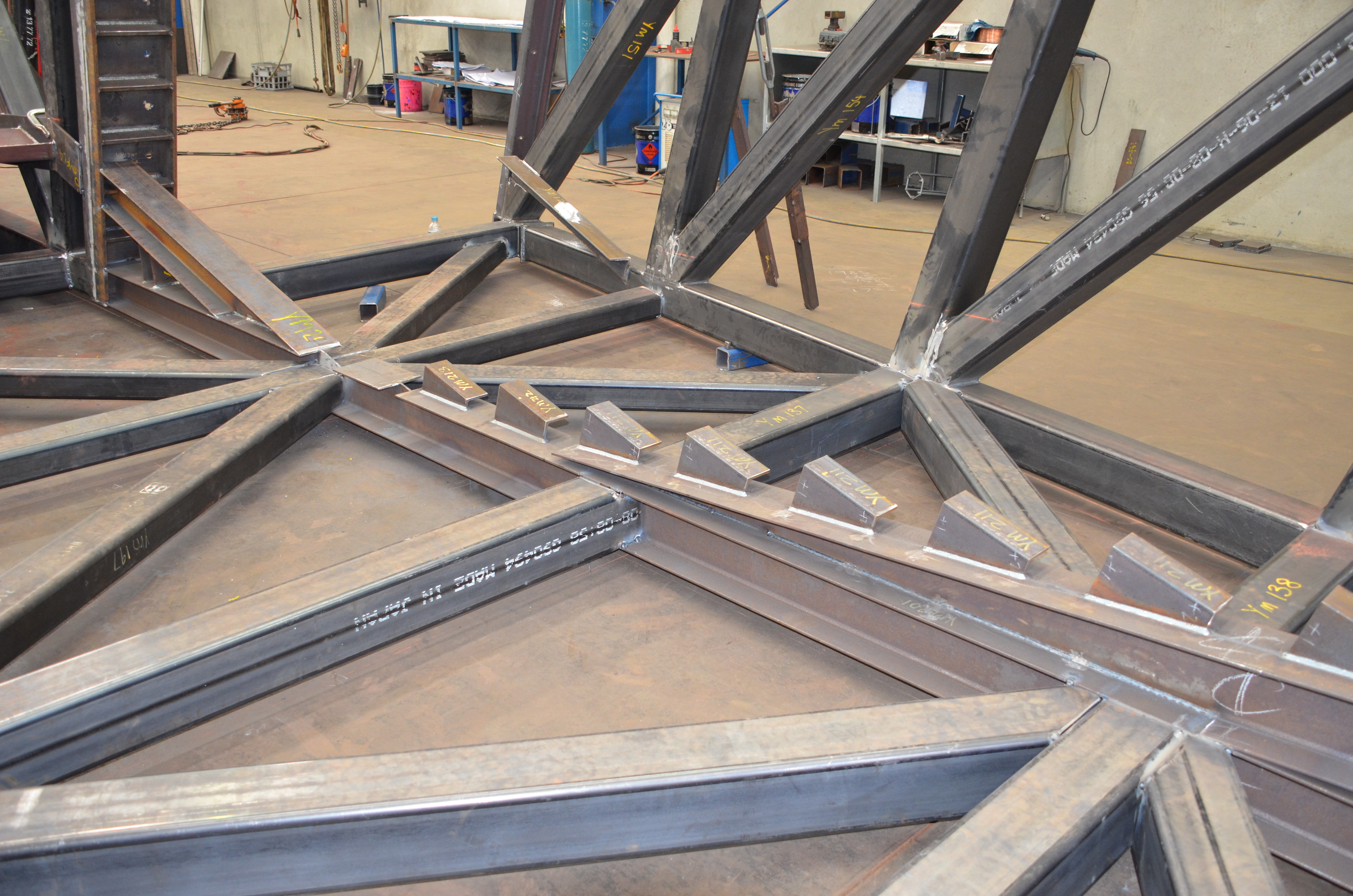 https://archive.abp.unimelb.edu.au/objects/images/Construction/Images/Stairs, walkways and balustrades/Y Stairs structural steel/Aus Iron Industries/DSC_2835.JPG