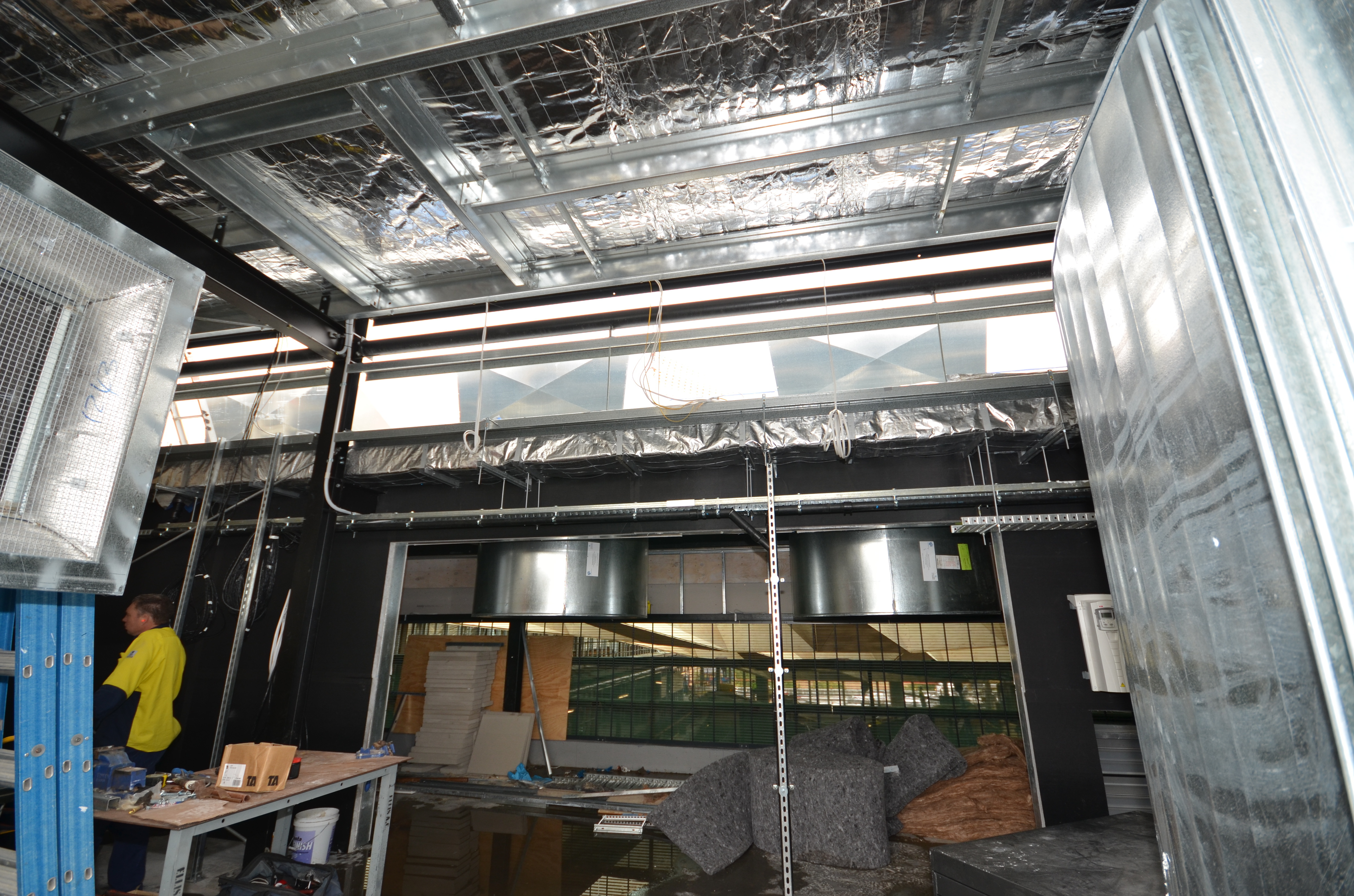 https://archive.abp.unimelb.edu.au/objects/images/Construction/Images/Services/Mechanical/Roof level plant/DSC_6659.JPG