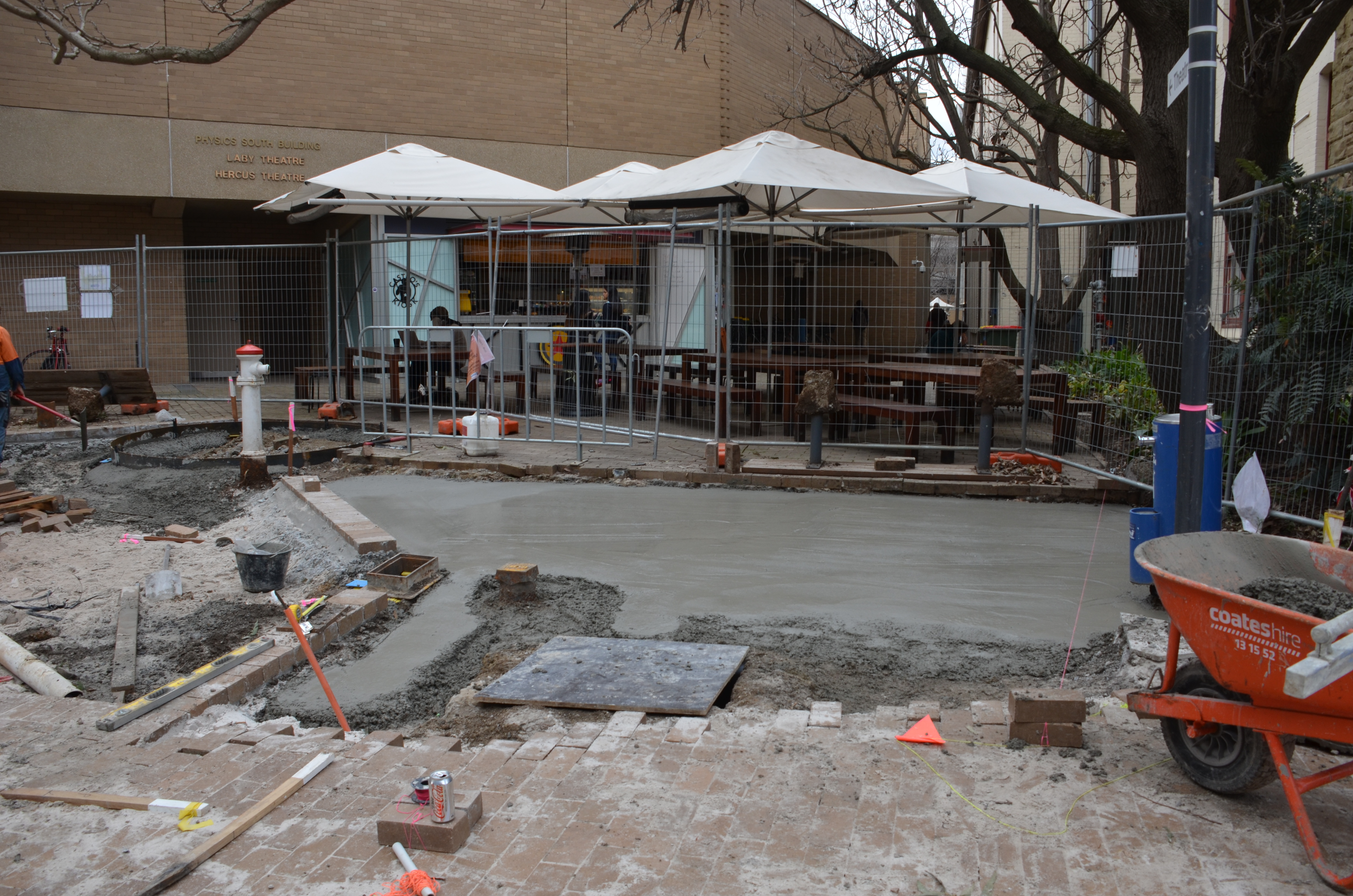 https://archive.abp.unimelb.edu.au/objects/images/Construction/Images/External Works/Groundworks/DSC_9780.JPG