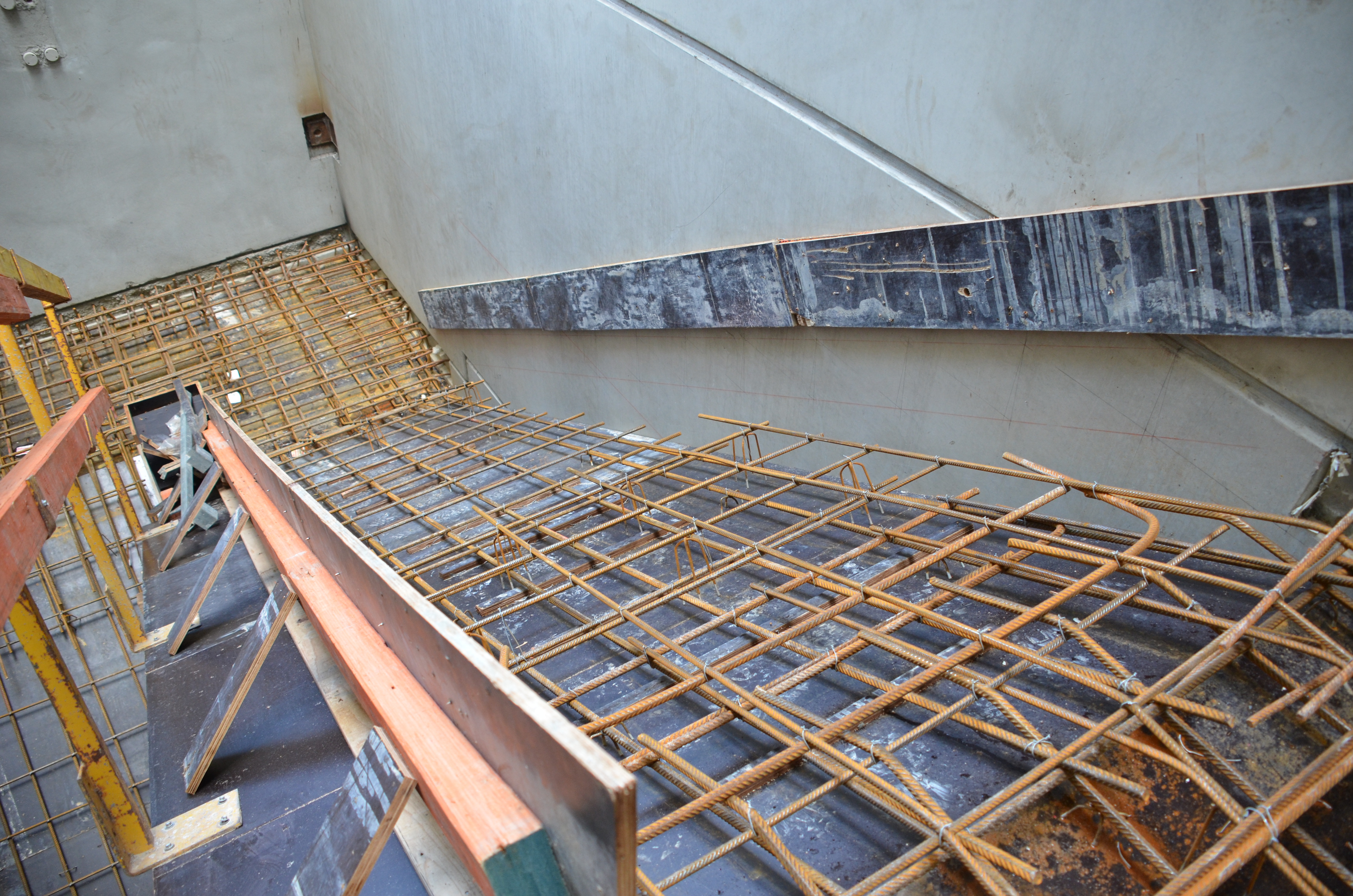 https://archive.abp.unimelb.edu.au/objects/images/Construction/Images/Stairs, walkways and balustrades/Concrete/Stairwells/DSC_3032.JPG