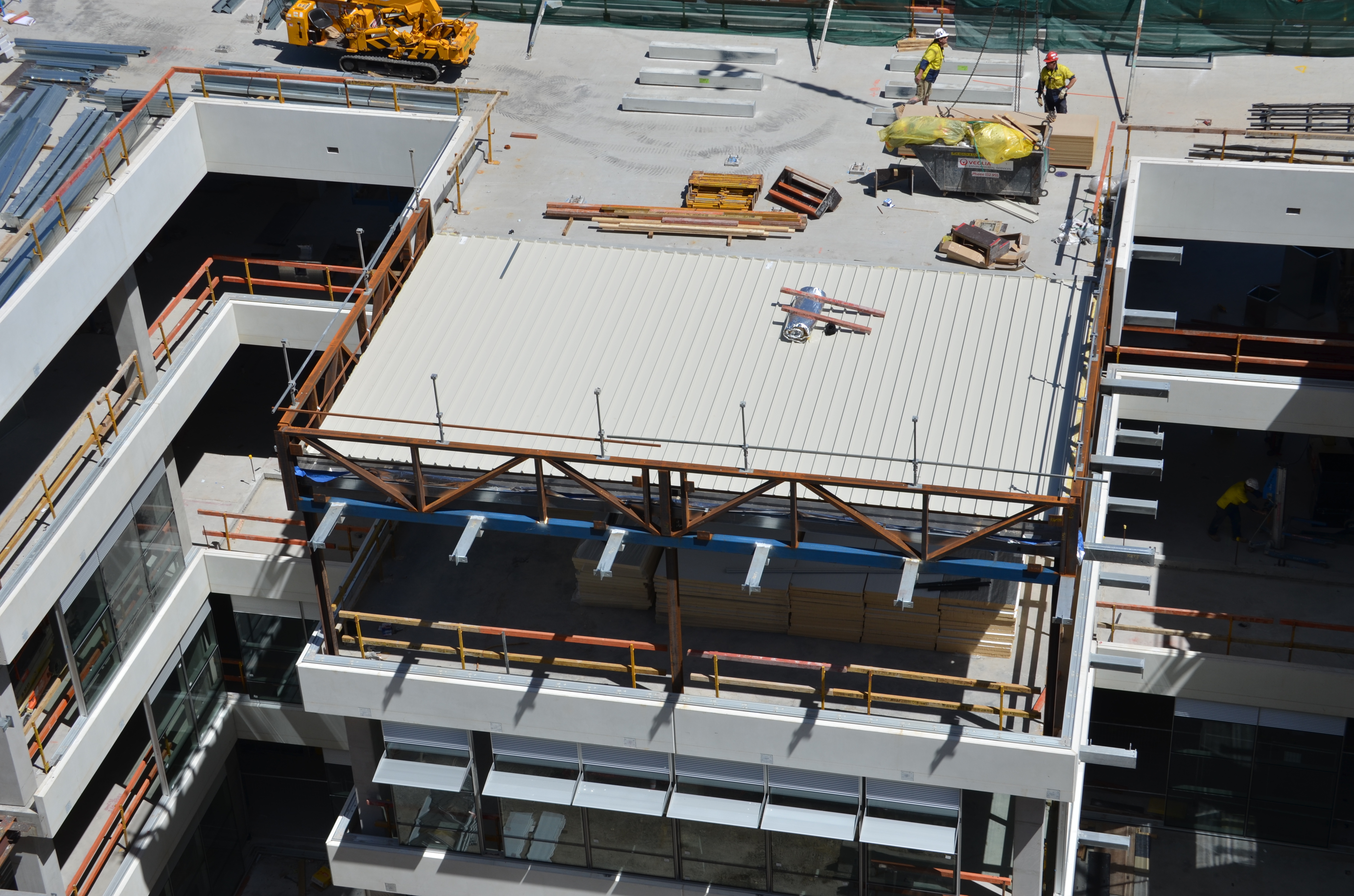 https://archive.abp.unimelb.edu.au/objects/images/Construction/Images/Roof/Roof sheeting, flashings and gutters/DSC_4708.JPG https://archive.abp.unimelb.edu.au/objects/images/Construction/Images/Roof/Roof sheeting, flashings and gutters/DSC_4708.JPG