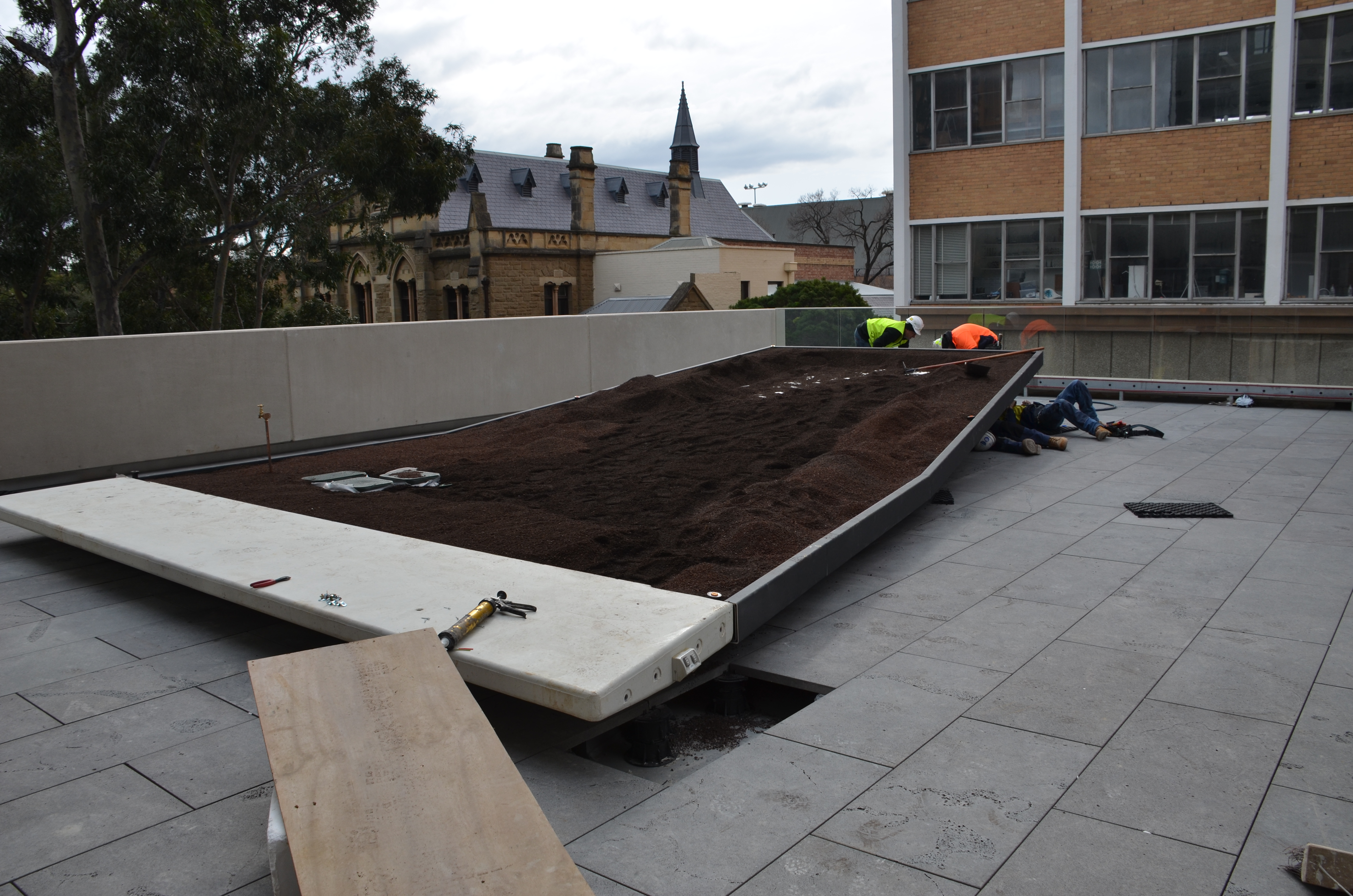 https://archive.abp.unimelb.edu.au/objects/images/Construction/Images/External Works/Dean's terrace/DSC_9644.JPG
