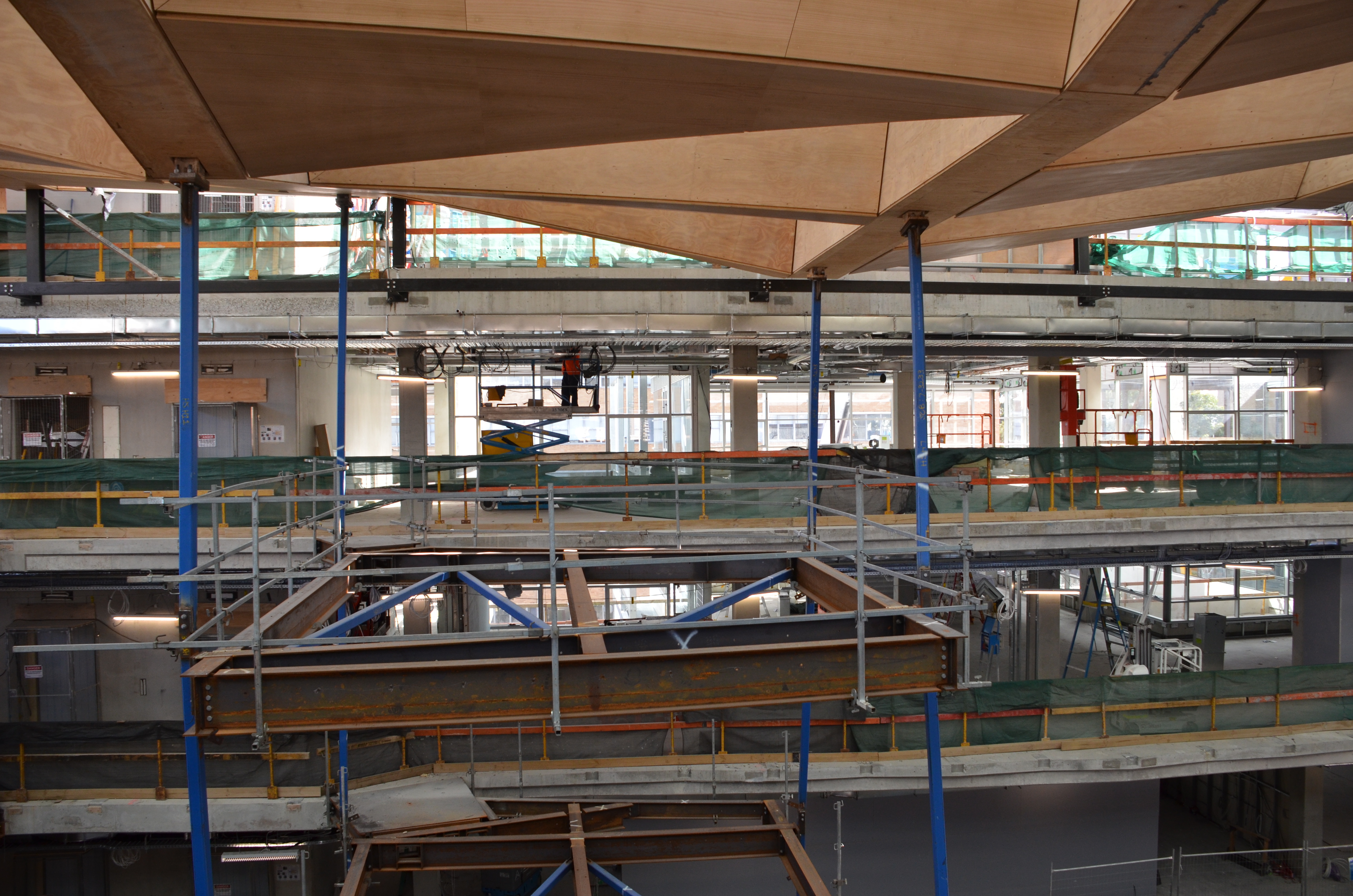 https://archive.abp.unimelb.edu.au/objects/images/Construction/Images/Hanging studio/Steel framing/DSC_6070.JPG https://archive.abp.unimelb.edu.au/objects/images/Construction/Images/Hanging studio/Steel framing/DSC_6070.JPG
