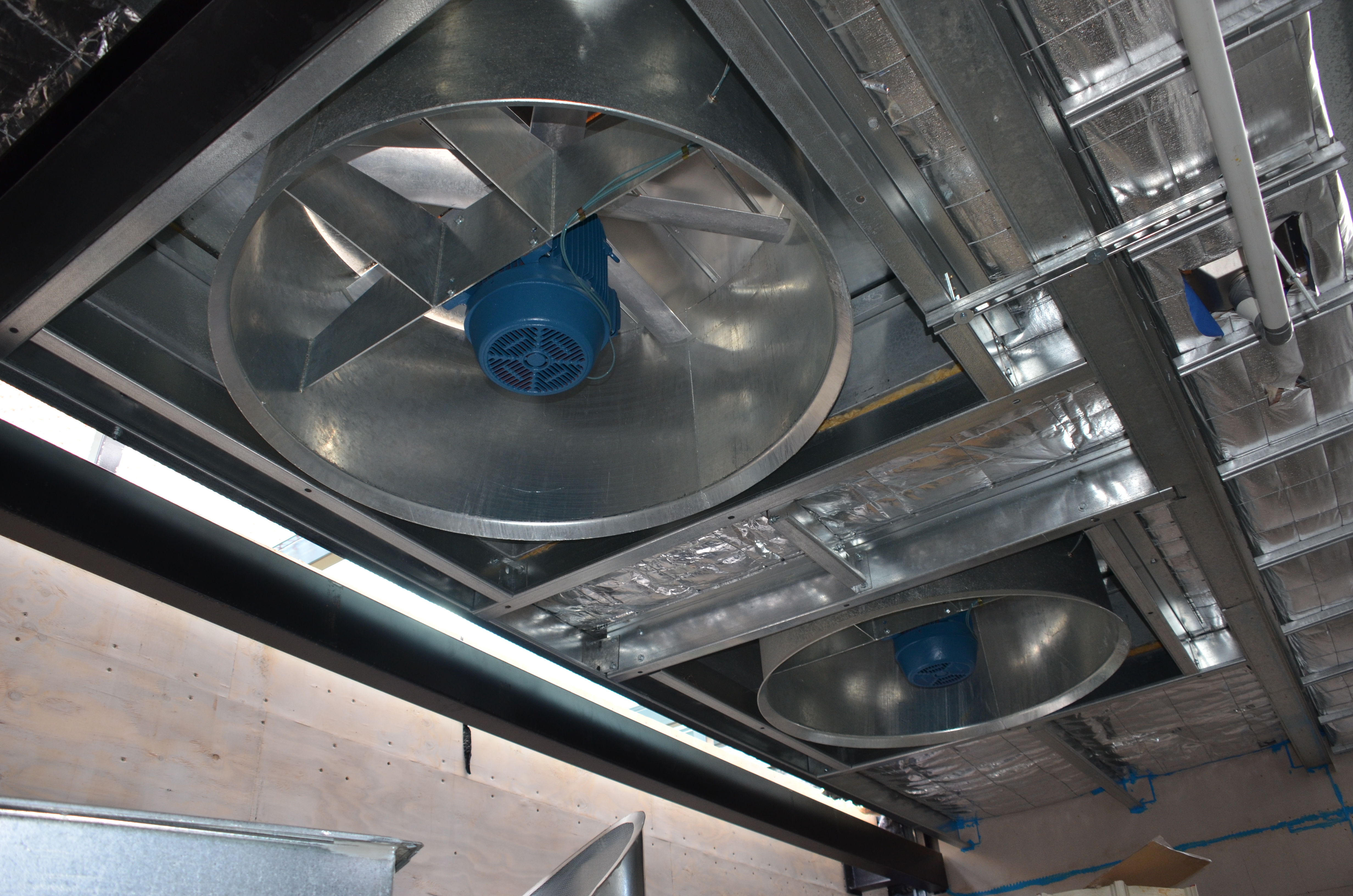 https://archive.abp.unimelb.edu.au/objects/images/Construction/Images/Services/Mechanical/Roof level plant/DSC_6400.JPG