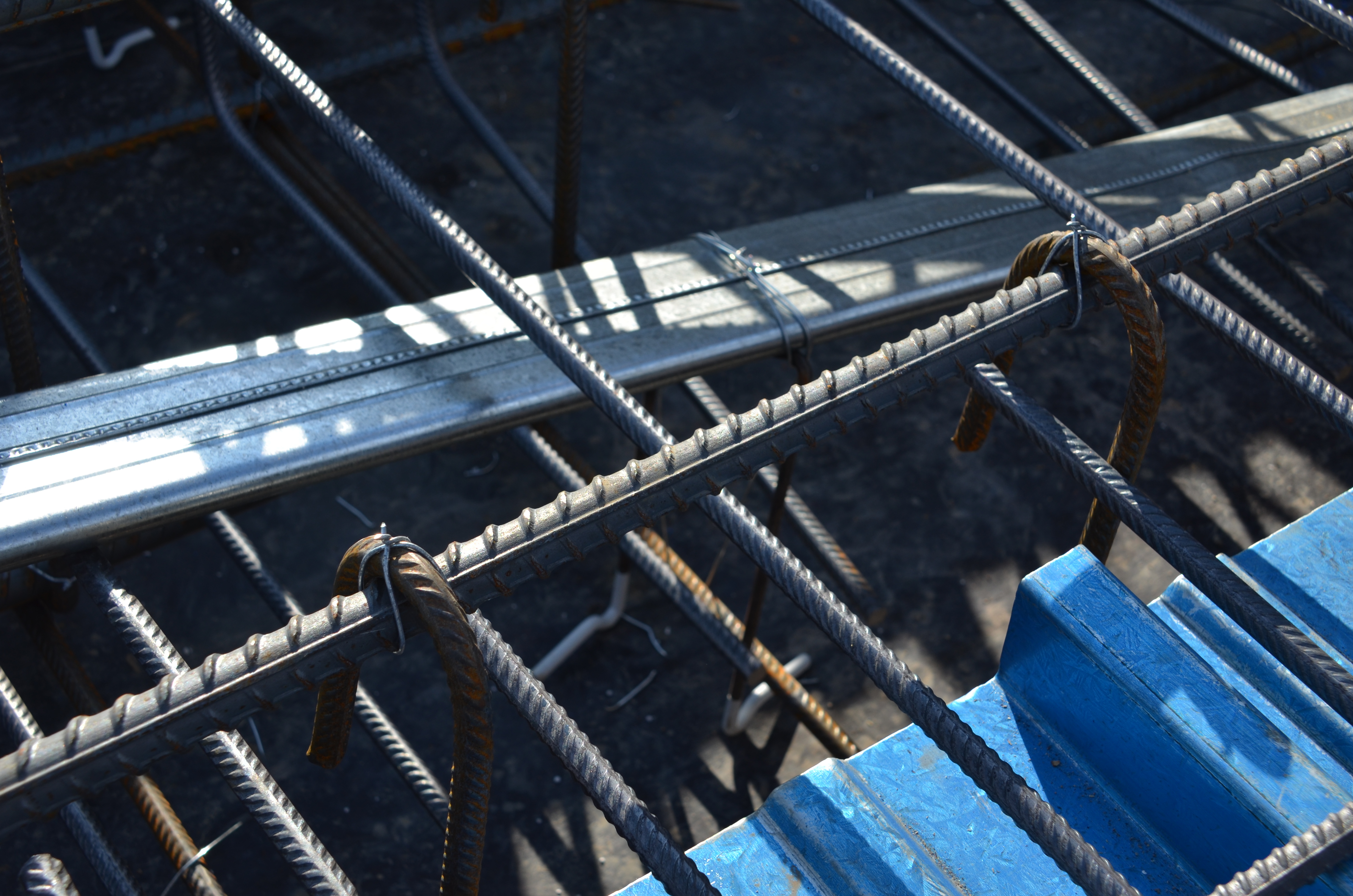 https://archive.abp.unimelb.edu.au/objects/images/Construction/Images/Concrete suspended slabs and beams/Levels 1-5 & formwork/DSC_1681.JPG
