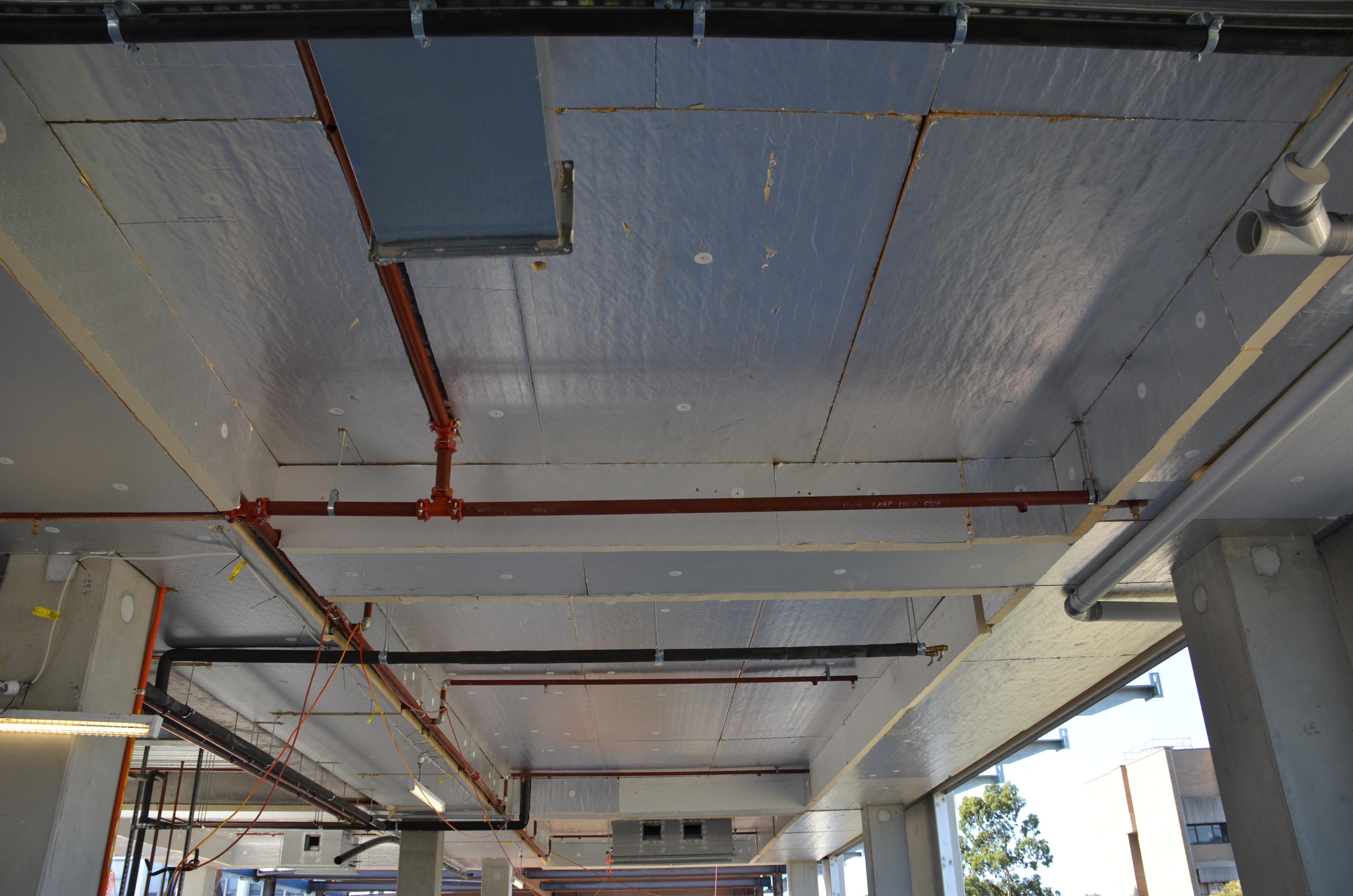 https://archive.abp.unimelb.edu.au/objects/images/Construction/Images/Ceilings/Insulated sheets to underside of slab/DSC_5005.JPG https://archive.abp.unimelb.edu.au/objects/images/Construction/Images/Ceilings/Insulated sheets to underside of slab/DSC_5005.JPG