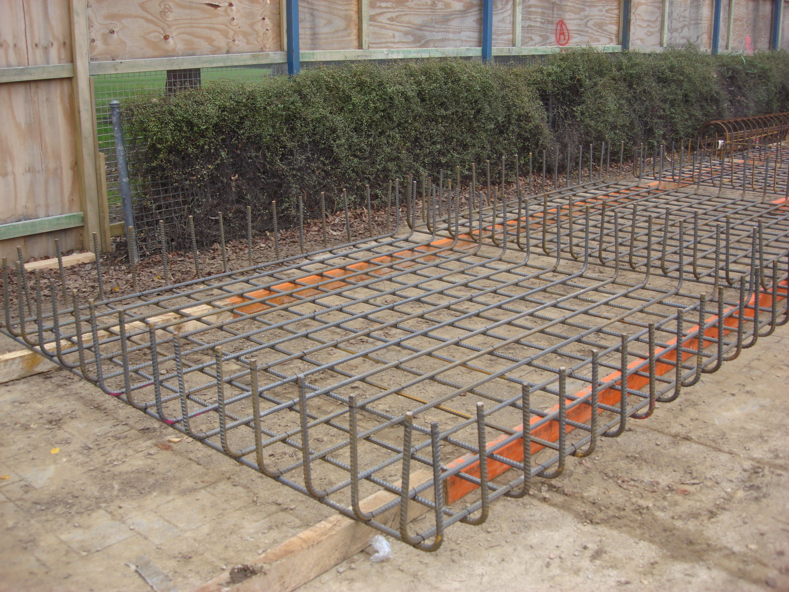 https://archive.abp.unimelb.edu.au/objects/images/Construction/Images/Pad footings & raft footings/DSC_0226A.JPG https://archive.abp.unimelb.edu.au/objects/images/Construction/Images/Pad footings & raft footings/DSC_0226A.JPG