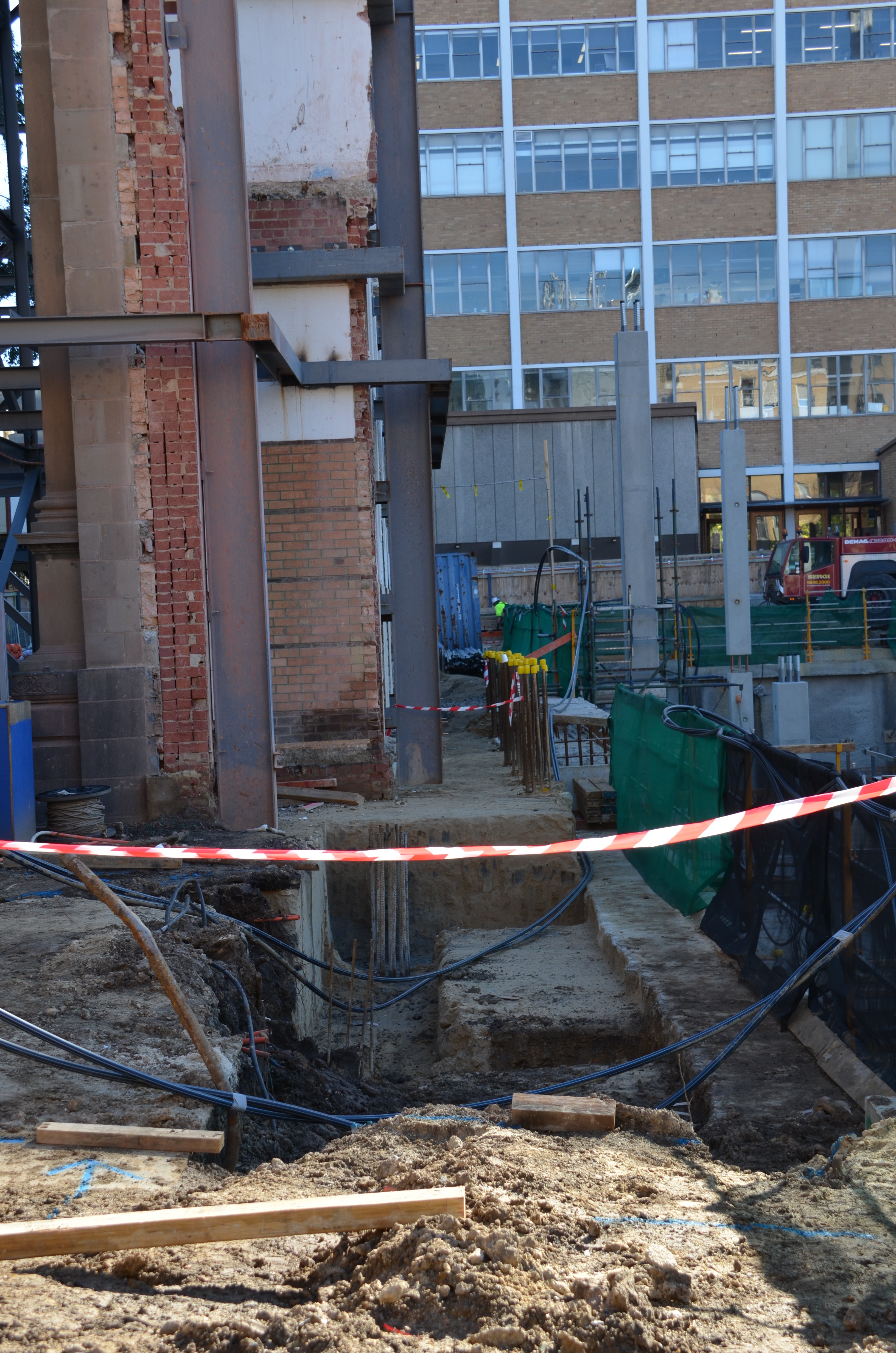 https://archive.abp.unimelb.edu.au/objects/images/Construction/Images/Pad footings & raft footings/DSC_1146.JPG https://archive.abp.unimelb.edu.au/objects/images/Construction/Images/Pad footings & raft footings/DSC_1146.JPG