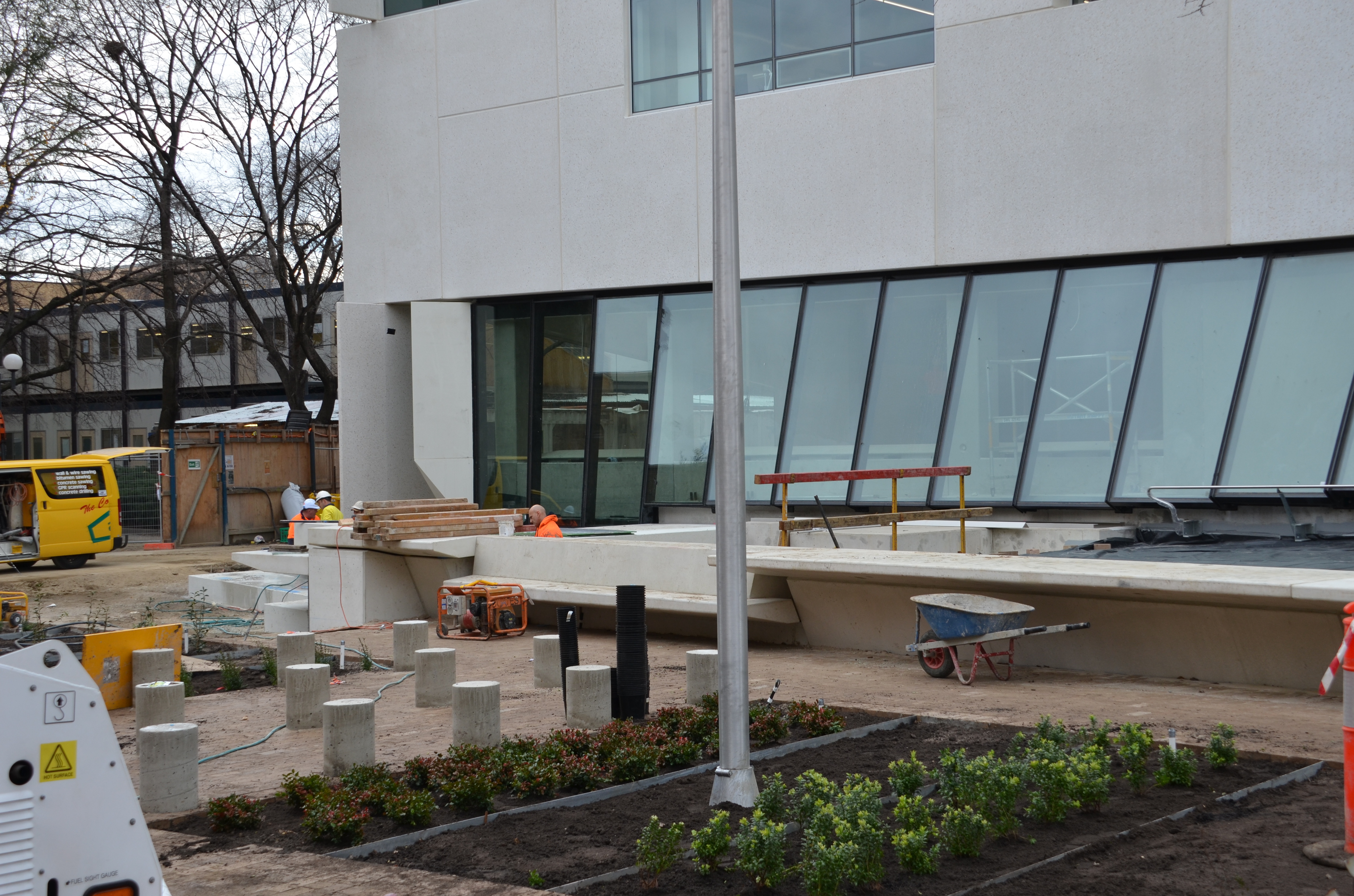 https://archive.abp.unimelb.edu.au/objects/images/Construction/Images/External Works/Planting/DSC_9551.JPG https://archive.abp.unimelb.edu.au/objects/images/Construction/Images/External Works/Planting/DSC_9551.JPG
