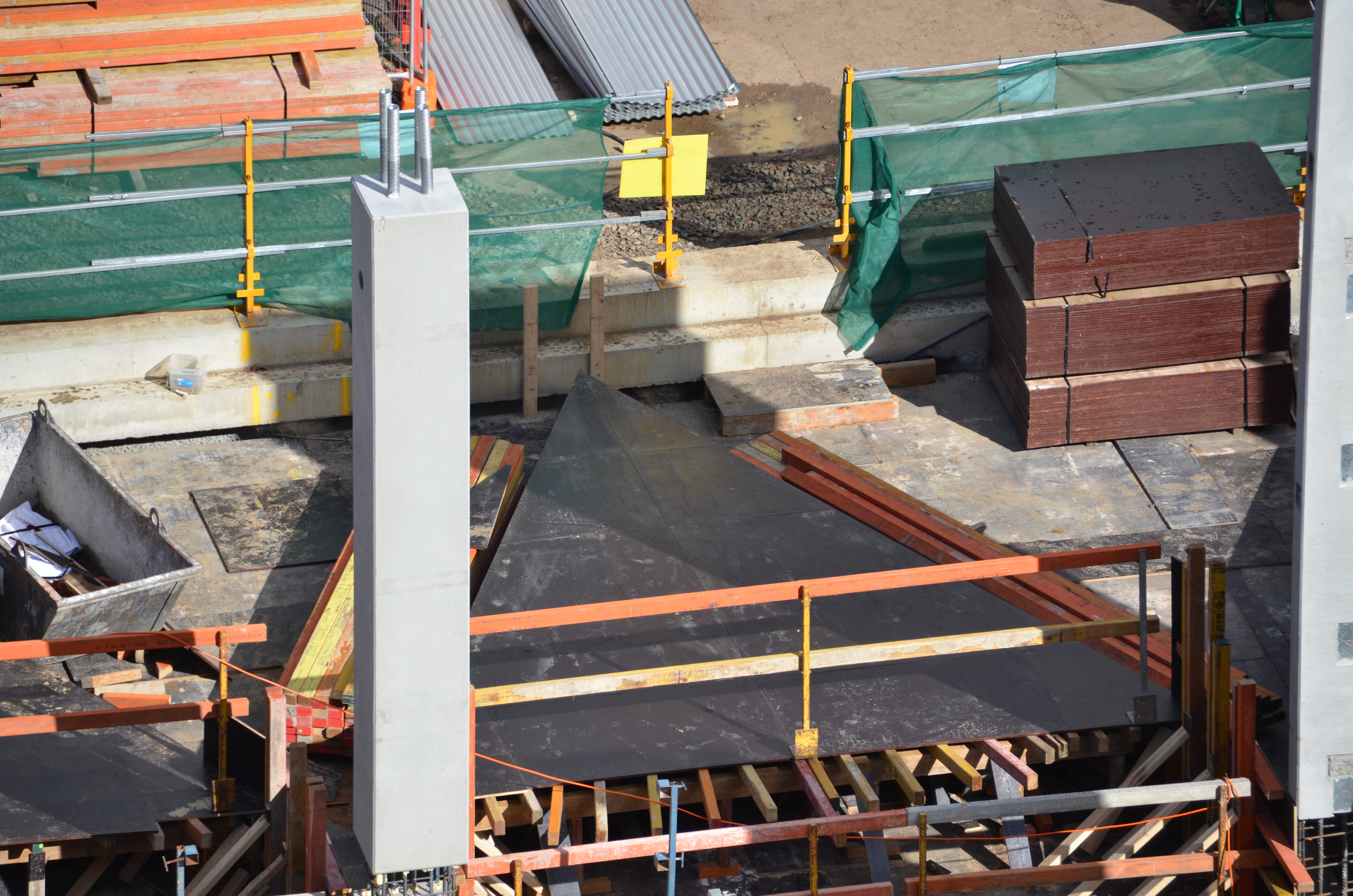 https://archive.abp.unimelb.edu.au/objects/images/Construction/Images/Concrete suspended slabs and beams/Wishbone beams library/DSC_0841.JPG