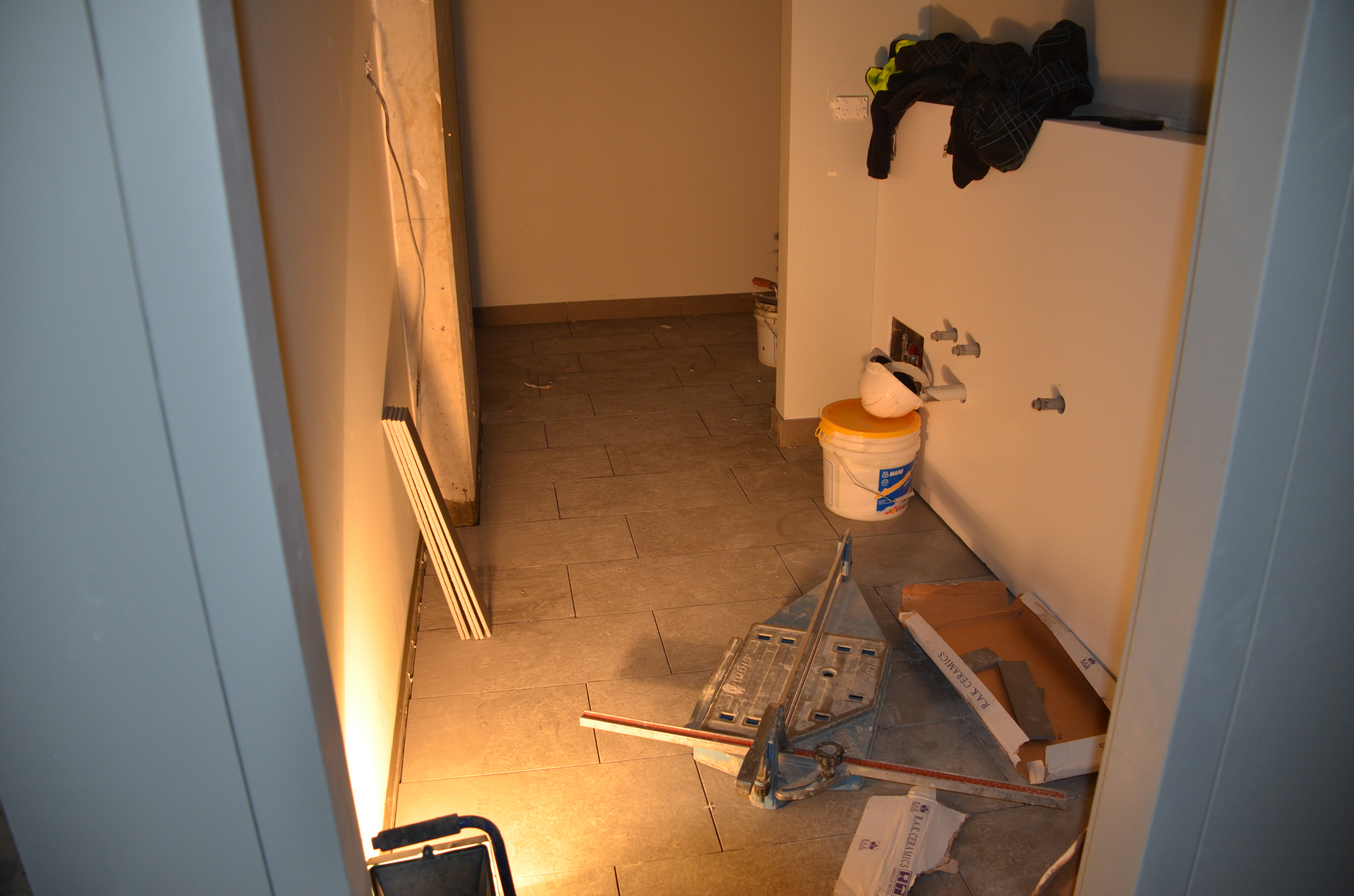 https://archive.abp.unimelb.edu.au/objects/images/Construction/Images/Floors and finishes/Tiling wet areas/DSC_7455.JPG