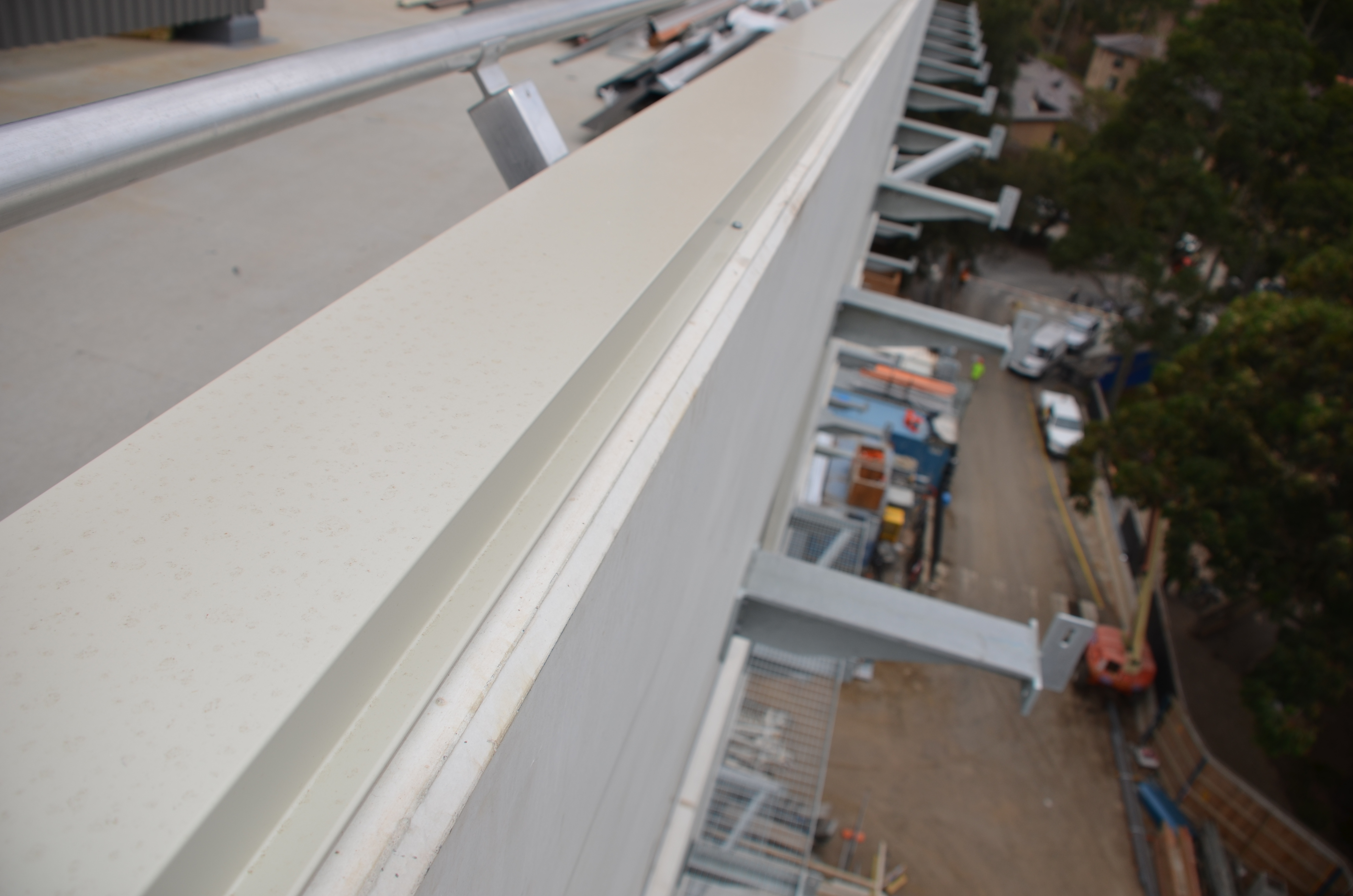 https://archive.abp.unimelb.edu.au/objects/images/Construction/Images/Roof/Parapets and Handrails/DSC_6913.JPG https://archive.abp.unimelb.edu.au/objects/images/Construction/Images/Roof/Parapets and Handrails/DSC_6913.JPG