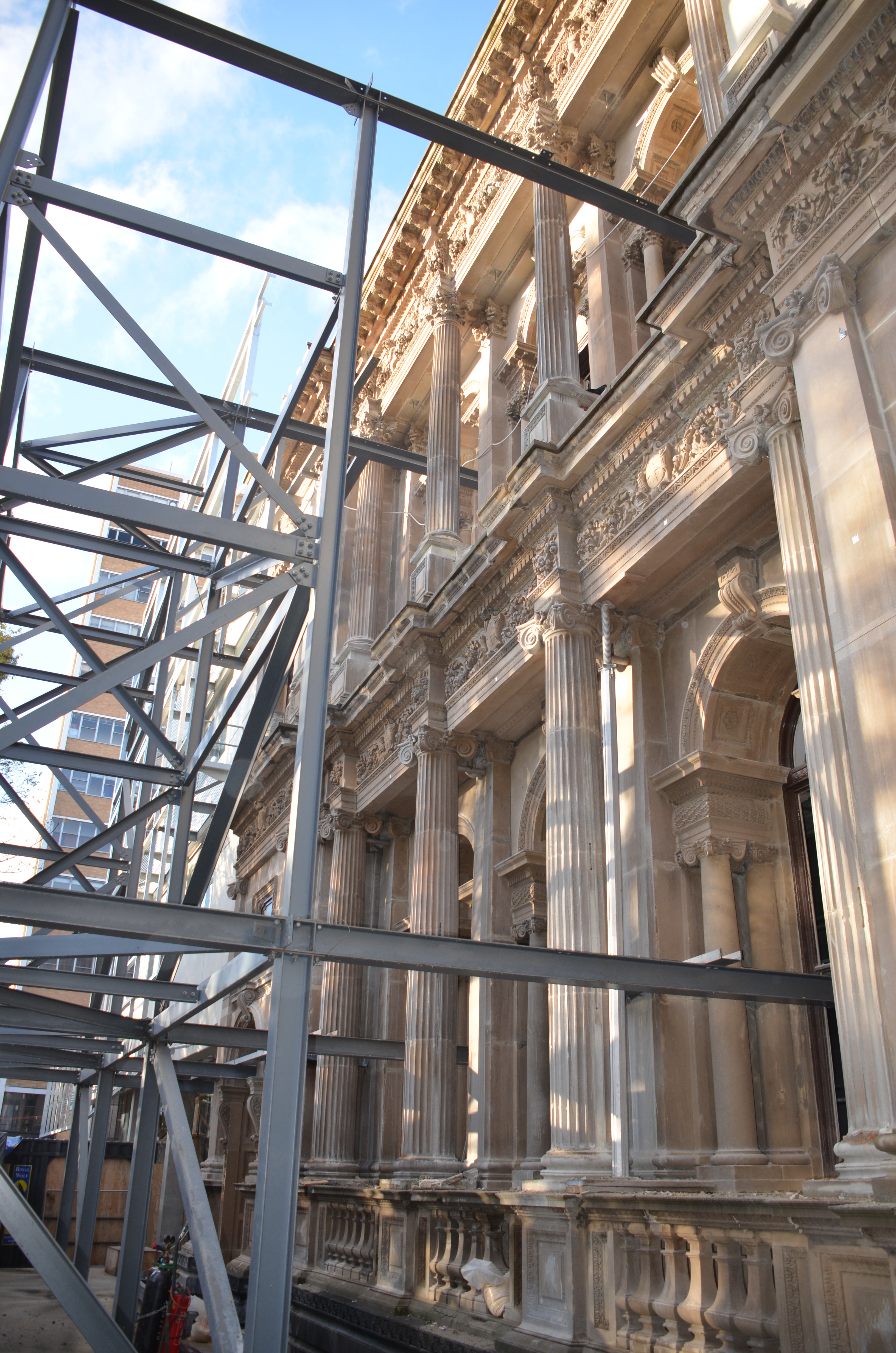 https://archive.abp.unimelb.edu.au/objects/images/Construction/Images/Facades/Joseph Reed/Temporary support removal/DSC_7947.JPG https://archive.abp.unimelb.edu.au/objects/images/Construction/Images/Facades/Joseph Reed/Temporary support removal/DSC_7947.JPG