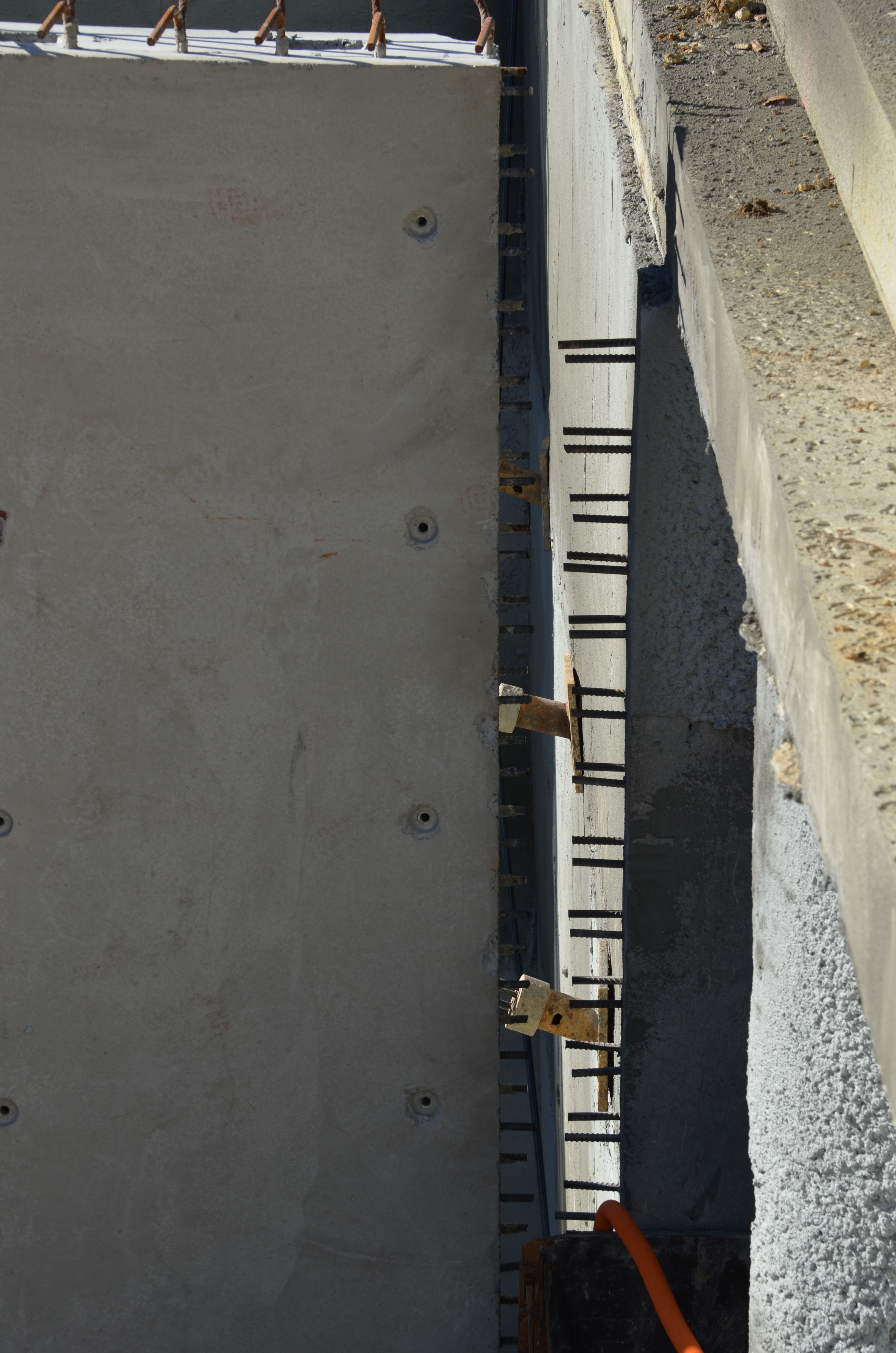 https://archive.abp.unimelb.edu.au/objects/images/Construction/Images/Water storage tank & pump room/DSC_0523.JPG https://archive.abp.unimelb.edu.au/objects/images/Construction/Images/Water storage tank & pump room/DSC_0523.JPG