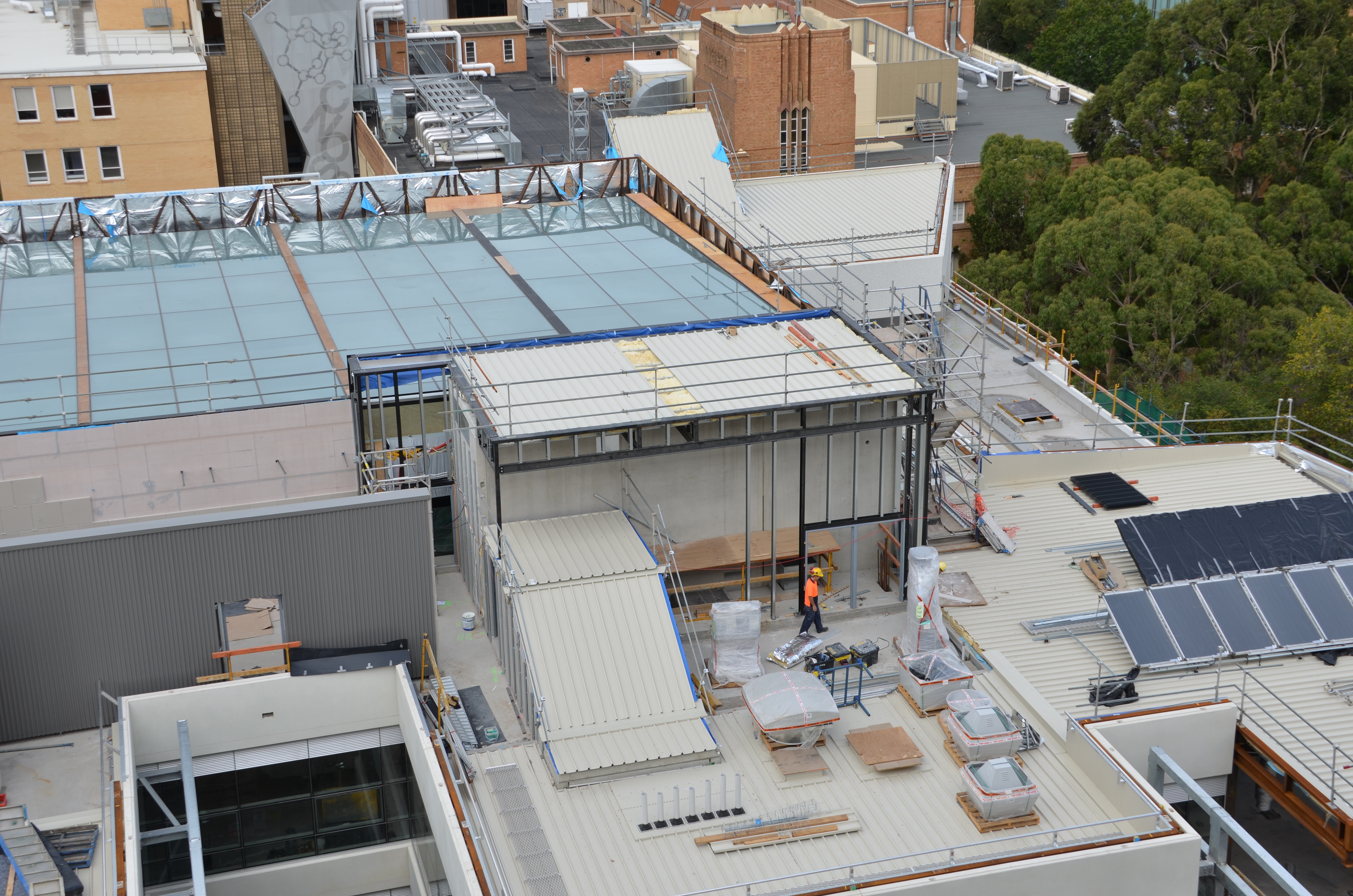 https://archive.abp.unimelb.edu.au/objects/images/Construction/Images/Roof/Roof sheeting, flashings and gutters/DSC_6375.JPG https://archive.abp.unimelb.edu.au/objects/images/Construction/Images/Roof/Roof sheeting, flashings and gutters/DSC_6375.JPG