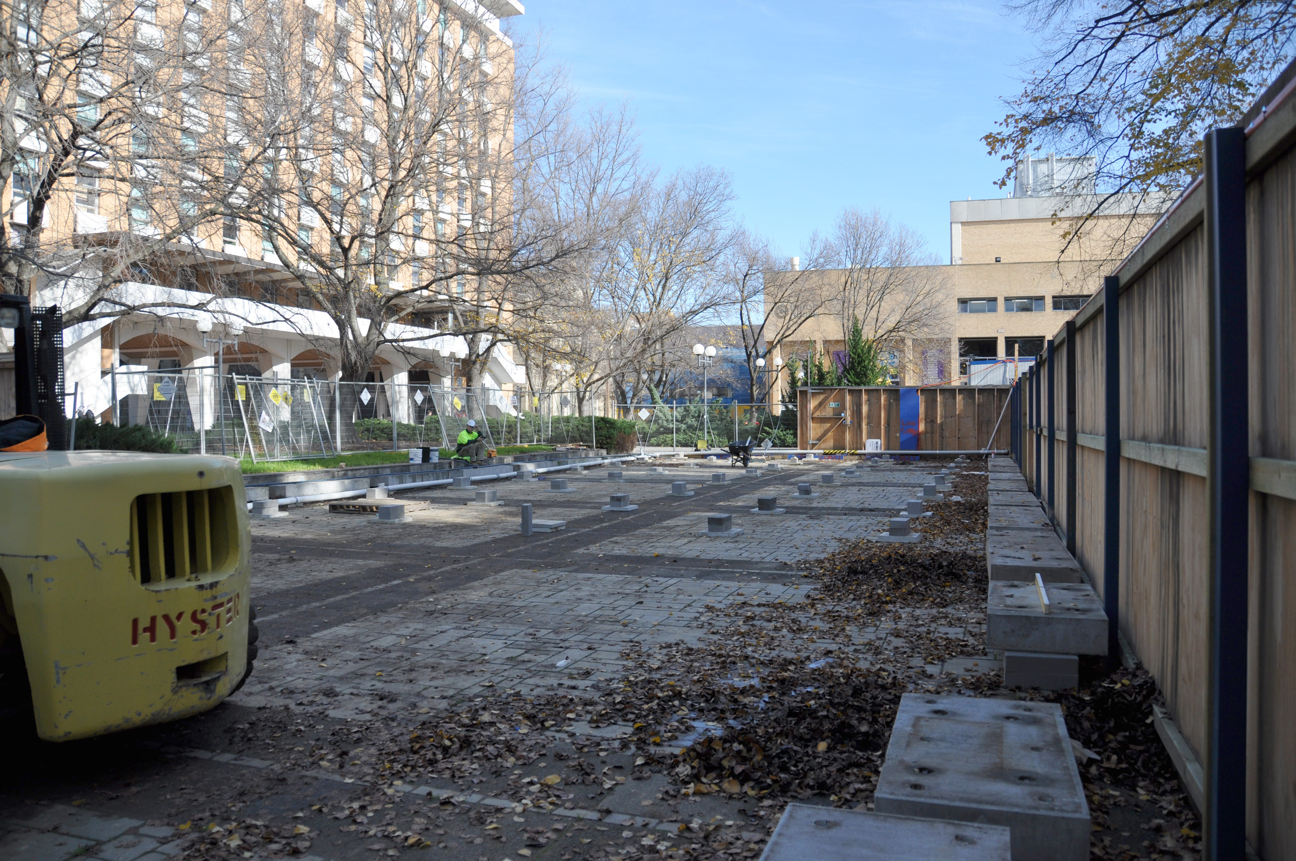 https://archive.abp.unimelb.edu.au/objects/images/Construction/Images/Site facilities/Additional site sheds & fences/DSC_0322.JPG https://archive.abp.unimelb.edu.au/objects/images/Construction/Images/Site facilities/Additional site sheds & fences/DSC_0322.JPG