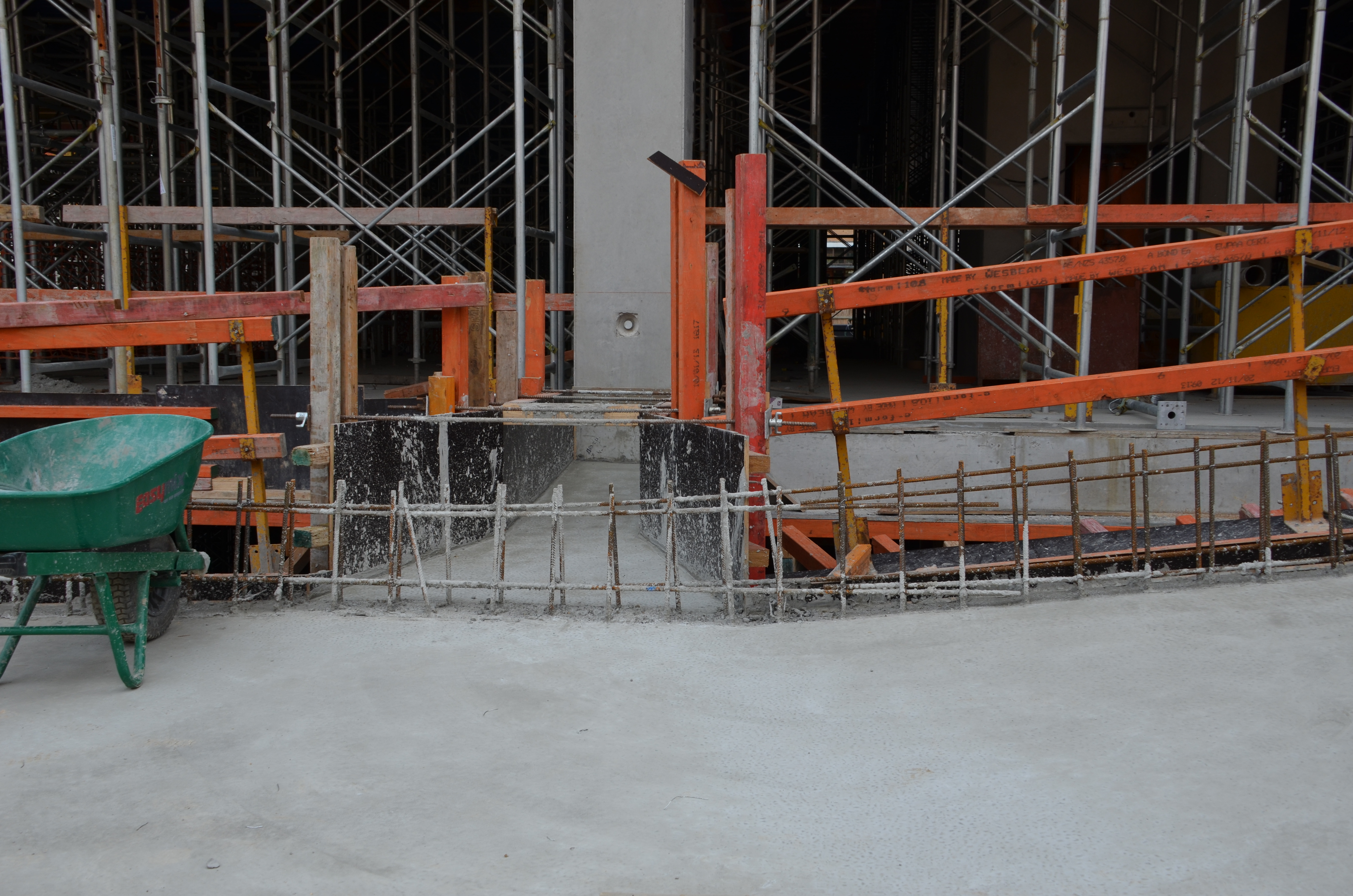 https://archive.abp.unimelb.edu.au/objects/images/Construction/Images/Concrete suspended slabs and beams/Wishbone beams library/DSC_2056.JPG
