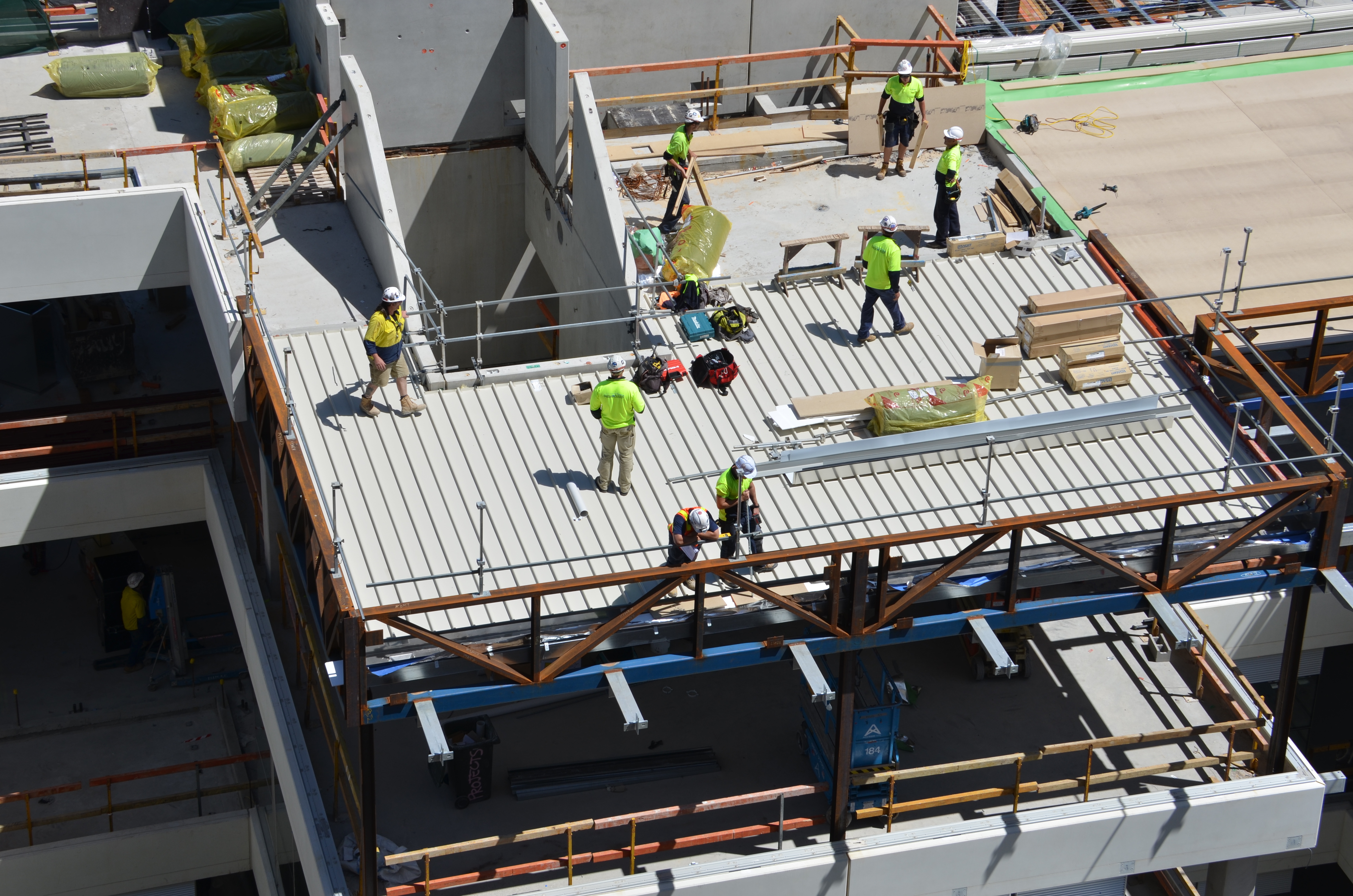 https://archive.abp.unimelb.edu.au/objects/images/Construction/Images/Roof/Roof sheeting, flashings and gutters/DSC_4711.JPG https://archive.abp.unimelb.edu.au/objects/images/Construction/Images/Roof/Roof sheeting, flashings and gutters/DSC_4711.JPG