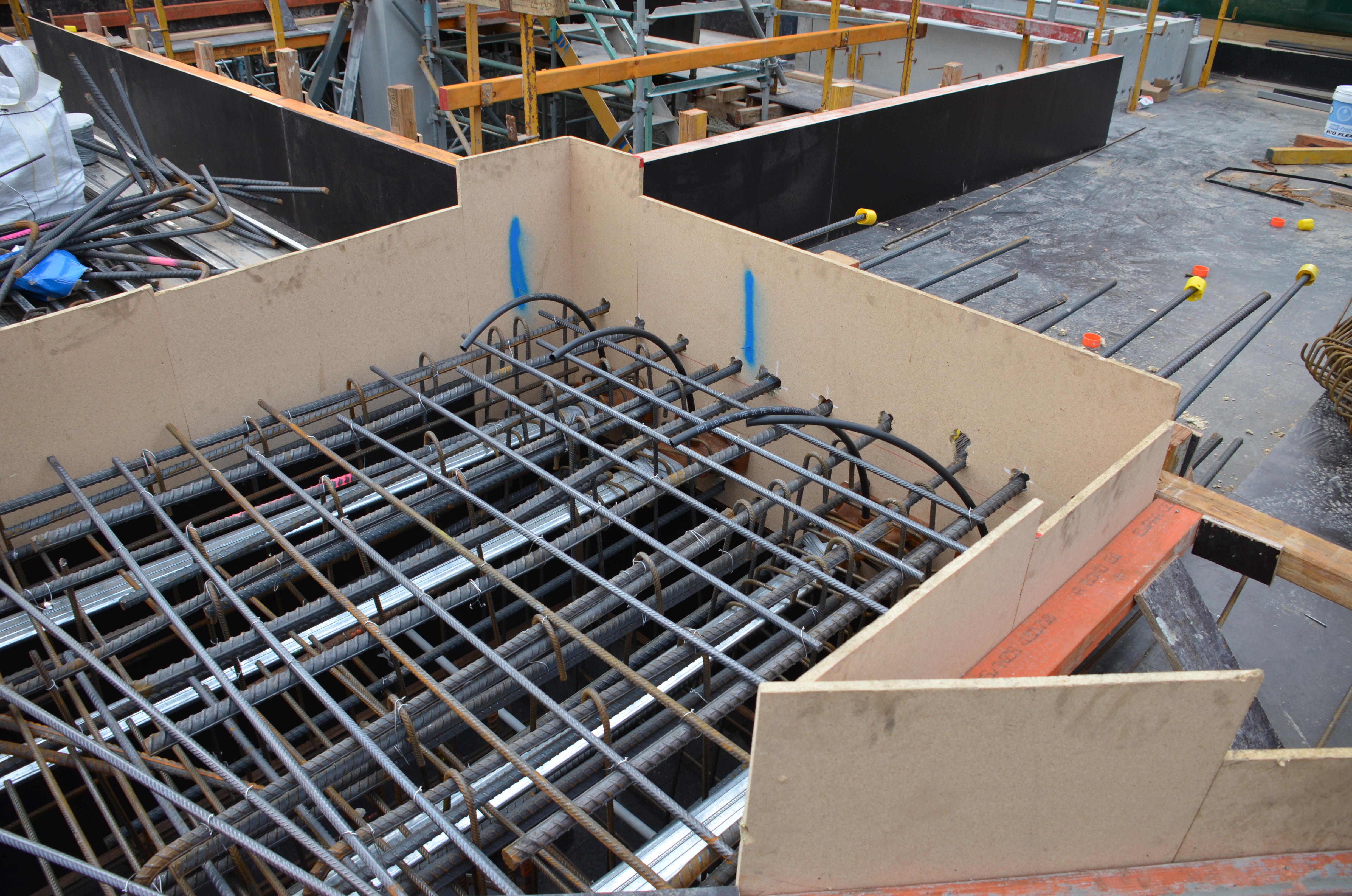 https://archive.abp.unimelb.edu.au/objects/images/Construction/Images/Concrete suspended slabs and beams/Post-tensioned beams & slabs/DSC_1282.JPG