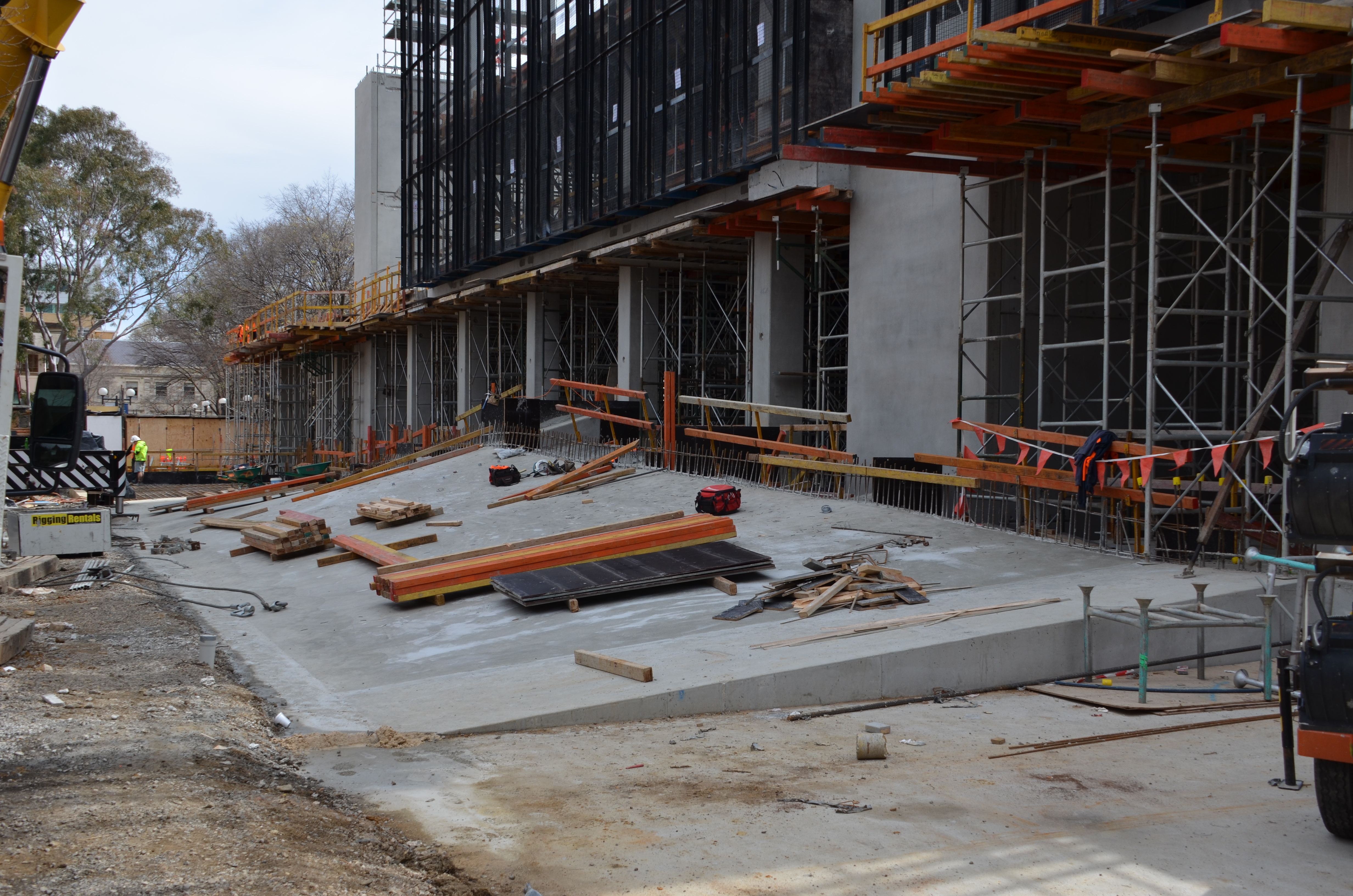https://archive.abp.unimelb.edu.au/objects/images/Construction/Images/Concrete suspended slabs and beams/Wishbone beams library/DSC_2050.JPG