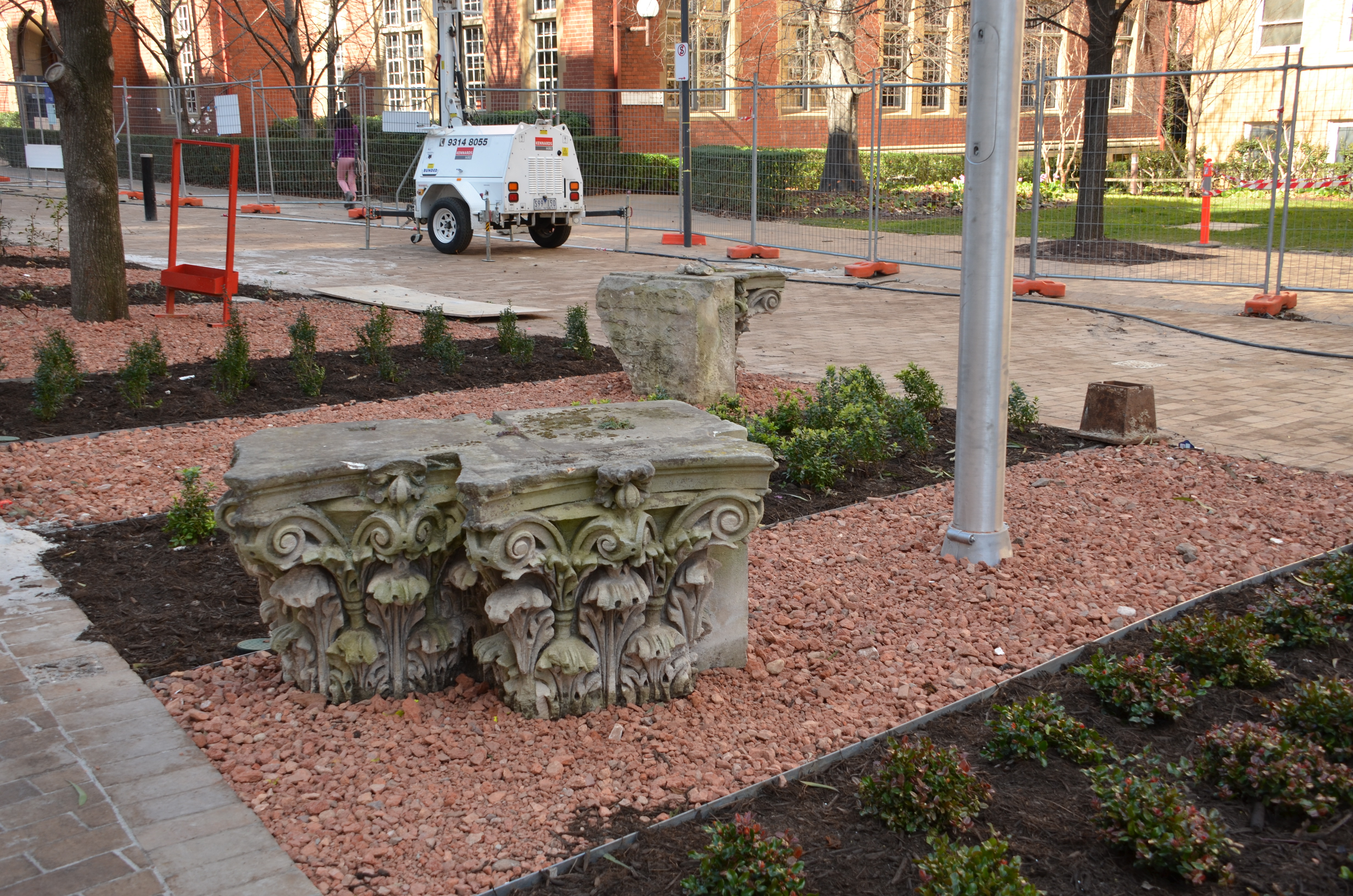 https://archive.abp.unimelb.edu.au/objects/images/Construction/Images/External Works/Planting/DSC_9696.JPG