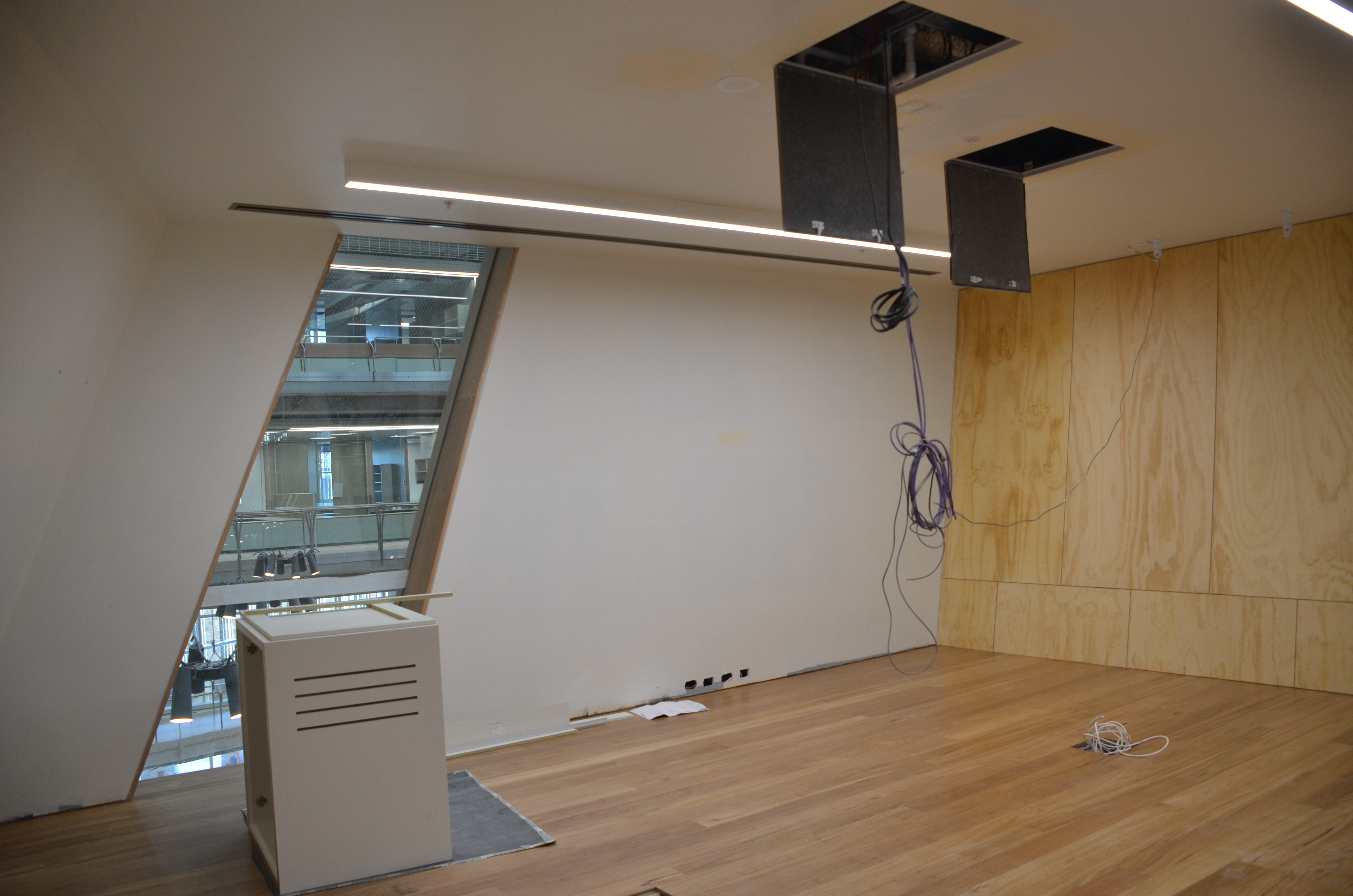 https://archive.abp.unimelb.edu.au/objects/images/Construction/Images/Hanging studio/Internal plasterboard lining and framing/DSC_9501.JPG https://archive.abp.unimelb.edu.au/objects/images/Construction/Images/Hanging studio/Internal plasterboard lining and framing/DSC_9501.JPG