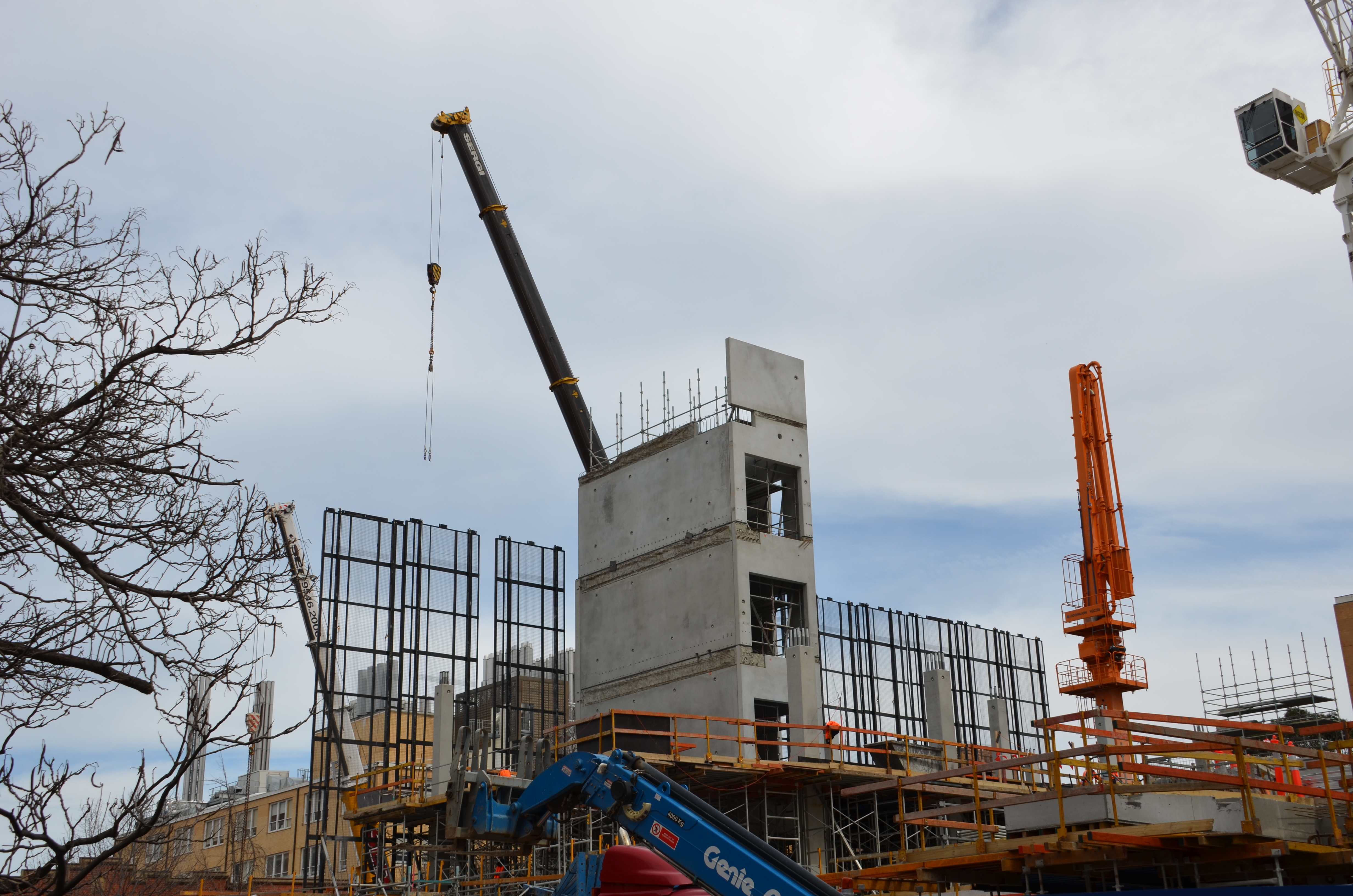 https://archive.abp.unimelb.edu.au/objects/images/Construction/Images/Precast structural concrete walls and columns/Levesl 2-5/DSC_2105.JPG