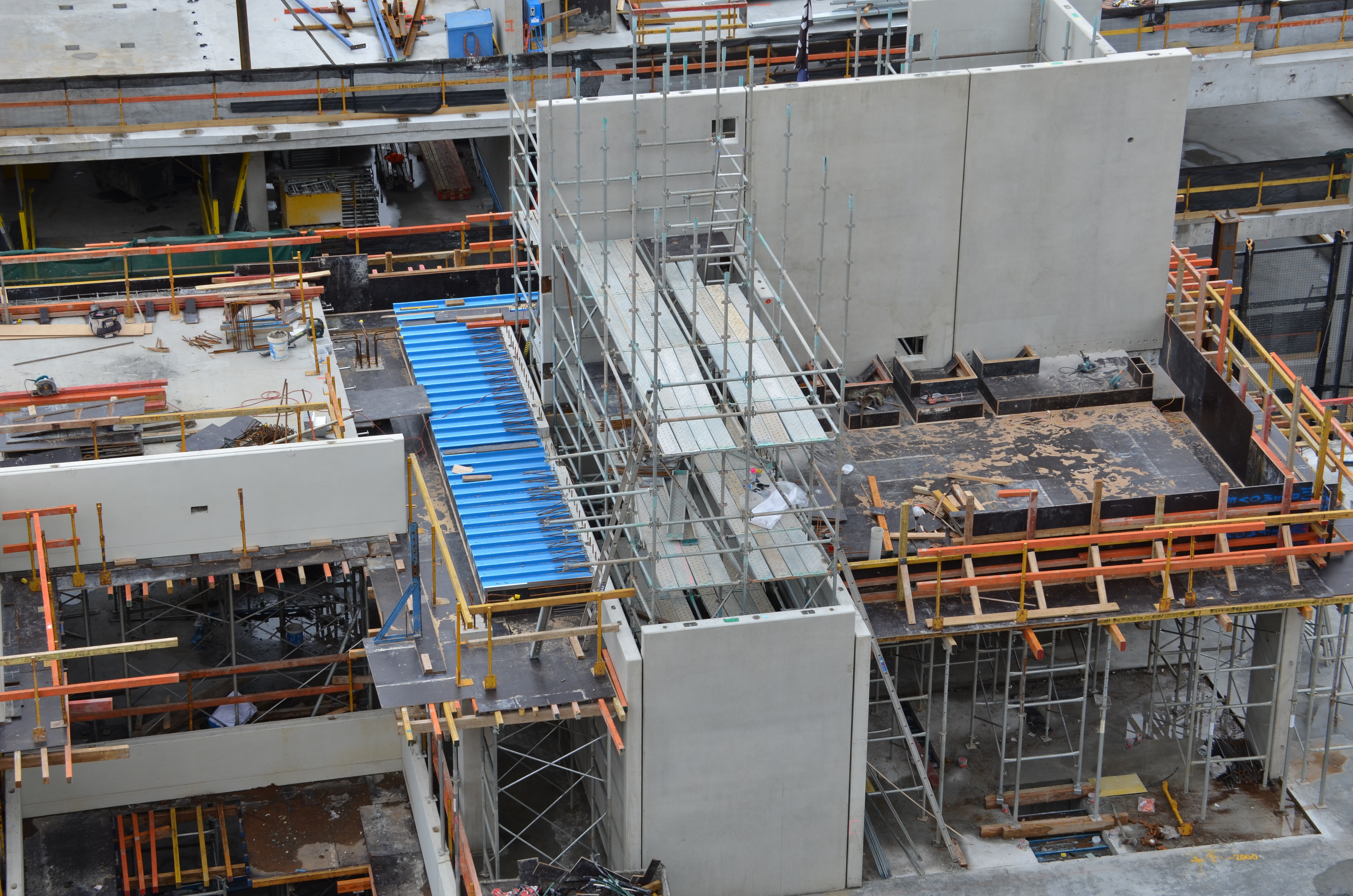 https://archive.abp.unimelb.edu.au/objects/images/Construction/Images/Precast structural concrete walls and columns/Levesl 2-5/DSC_3483.JPG https://archive.abp.unimelb.edu.au/objects/images/Construction/Images/Precast structural concrete walls and columns/Levesl 2-5/DSC_3483.JPG