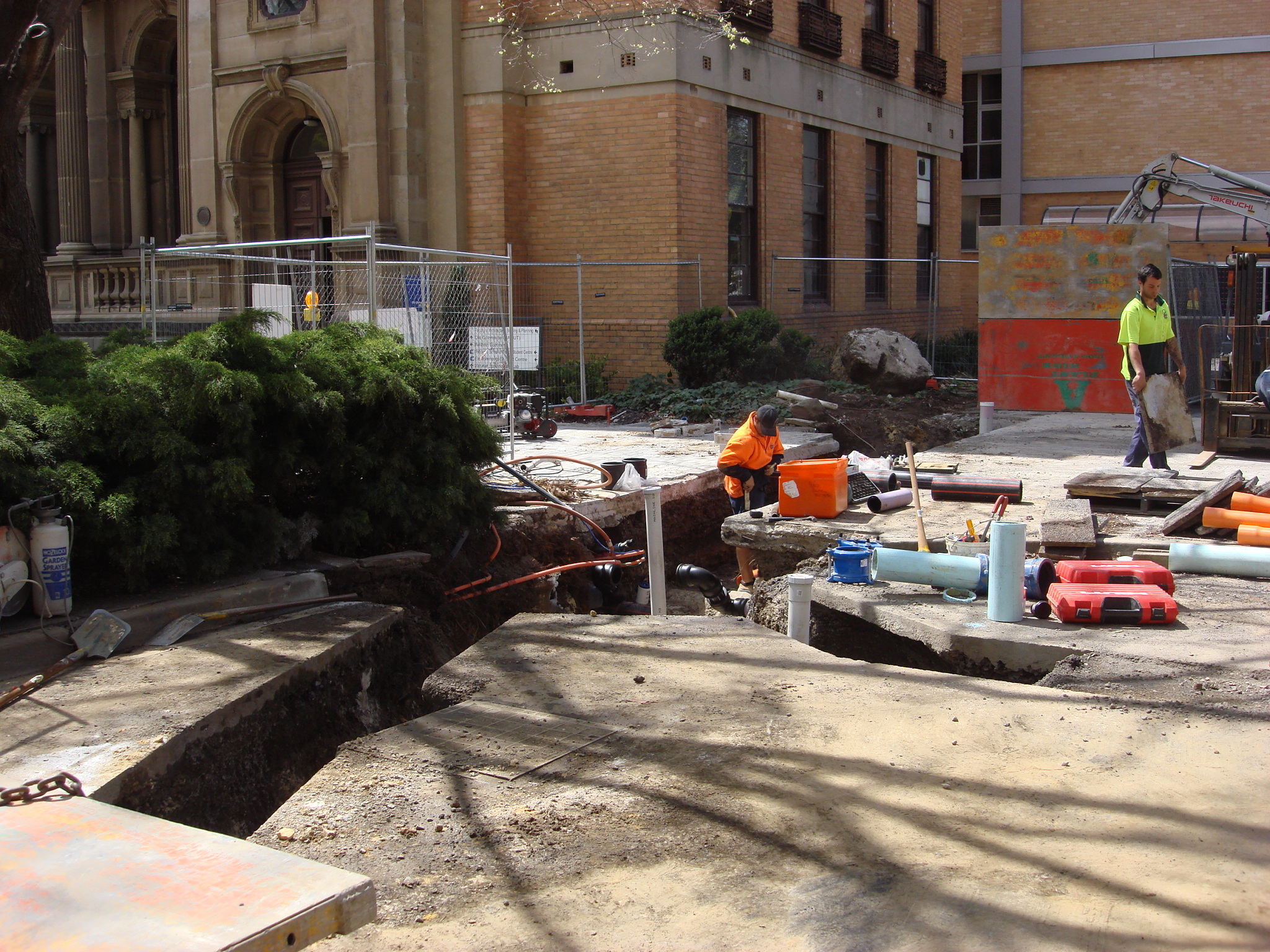https://archive.abp.unimelb.edu.au/objects/images/Pre-construction/Enabling works/DSC07467.JPG https://archive.abp.unimelb.edu.au/objects/images/Pre-construction/Enabling works/DSC07467.JPG