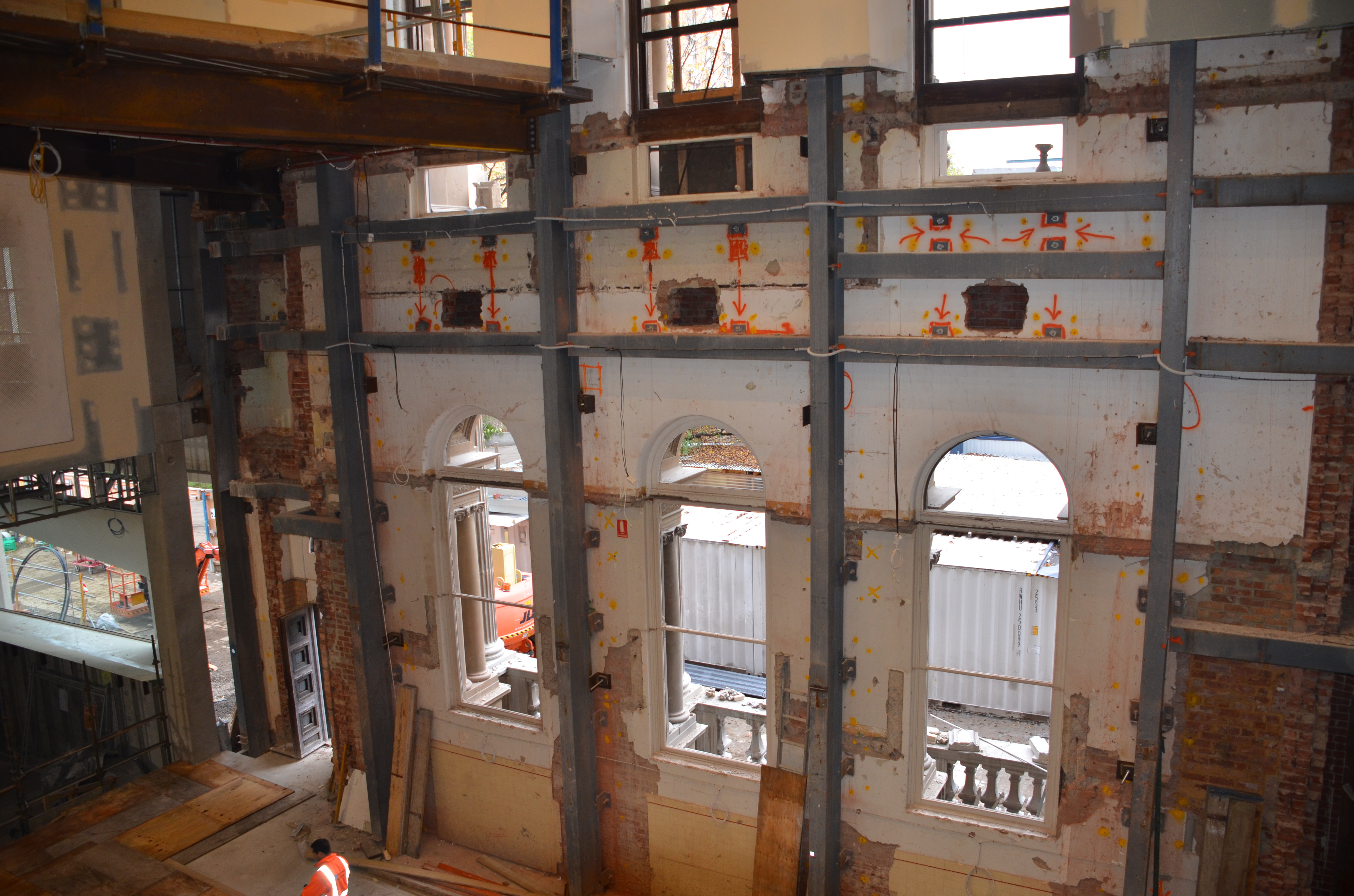 https://archive.abp.unimelb.edu.au/objects/images/Construction/Images/Facades/Joseph Reed/Interior face/DSC_8688.JPG