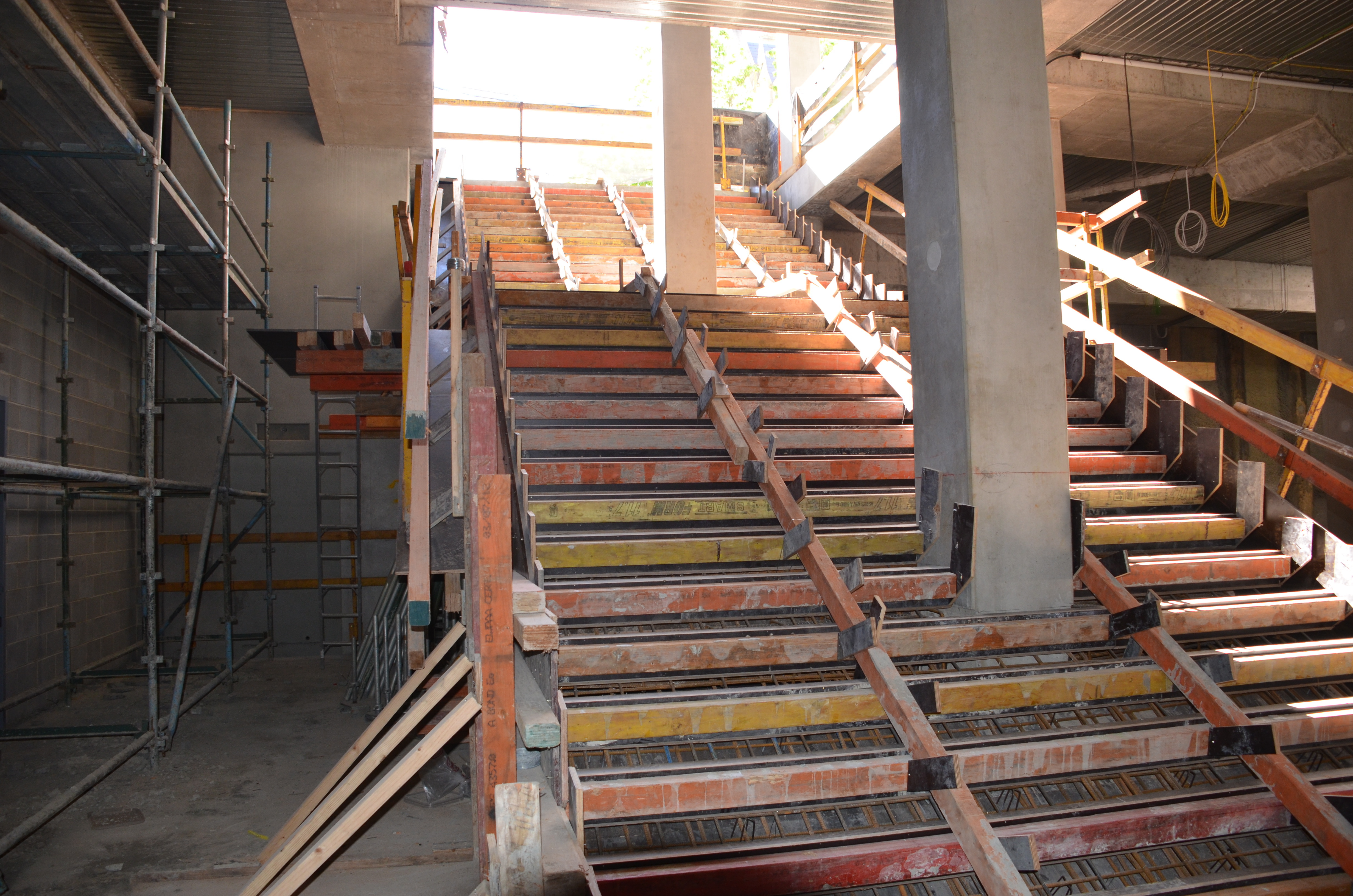https://archive.abp.unimelb.edu.au/objects/images/Construction/Images/Stairs, walkways and balustrades/Concrete/To main lecture theatre/DSC_3313.JPG