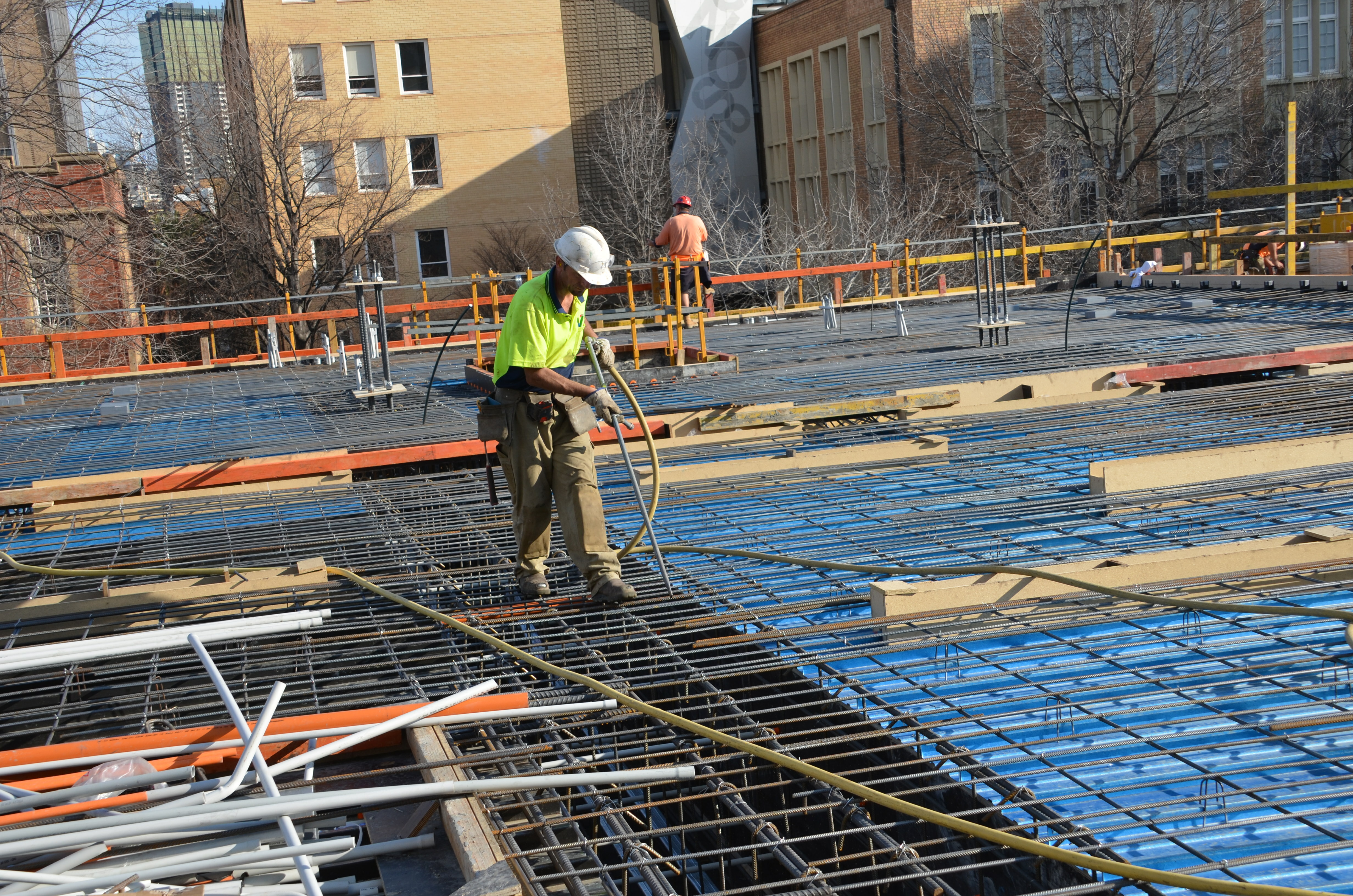 https://archive.abp.unimelb.edu.au/objects/images/Construction/Images/Concrete suspended slabs and beams/Levels 1-5 & formwork/DSC_1689.JPG