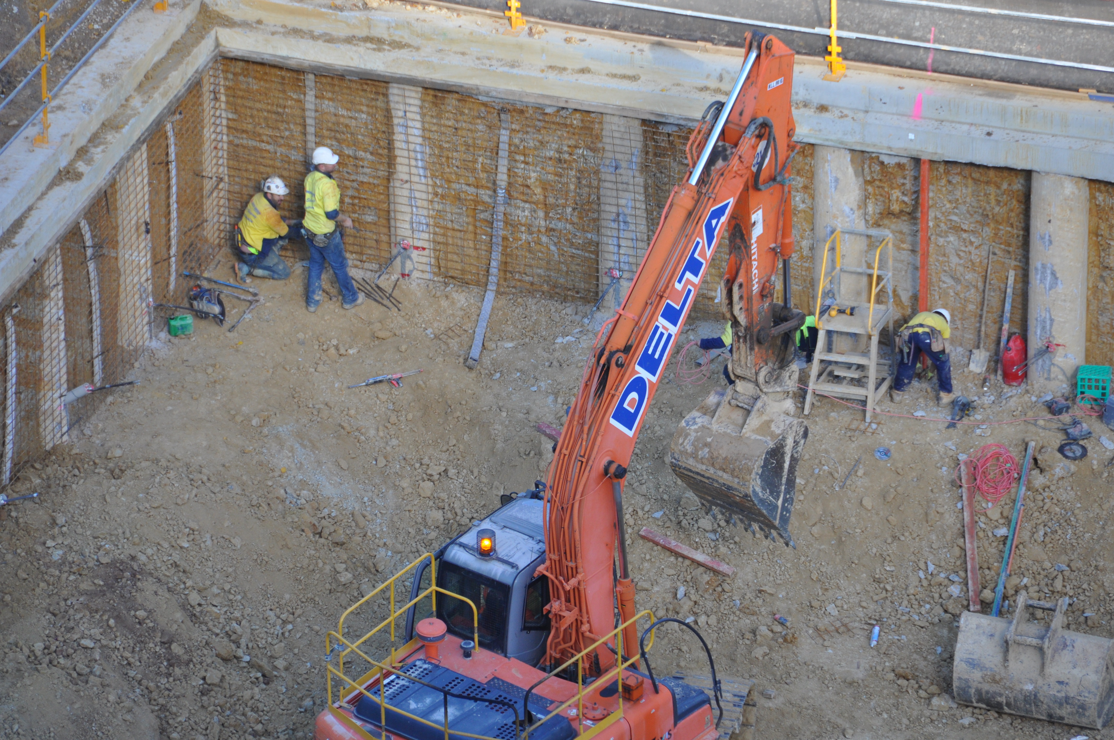 https://archive.abp.unimelb.edu.au/objects/images/Construction/Images/Basement/Shotcrete walls & drainage/DSC_0186.JPG https://archive.abp.unimelb.edu.au/objects/images/Construction/Images/Basement/Shotcrete walls & drainage/DSC_0186.JPG