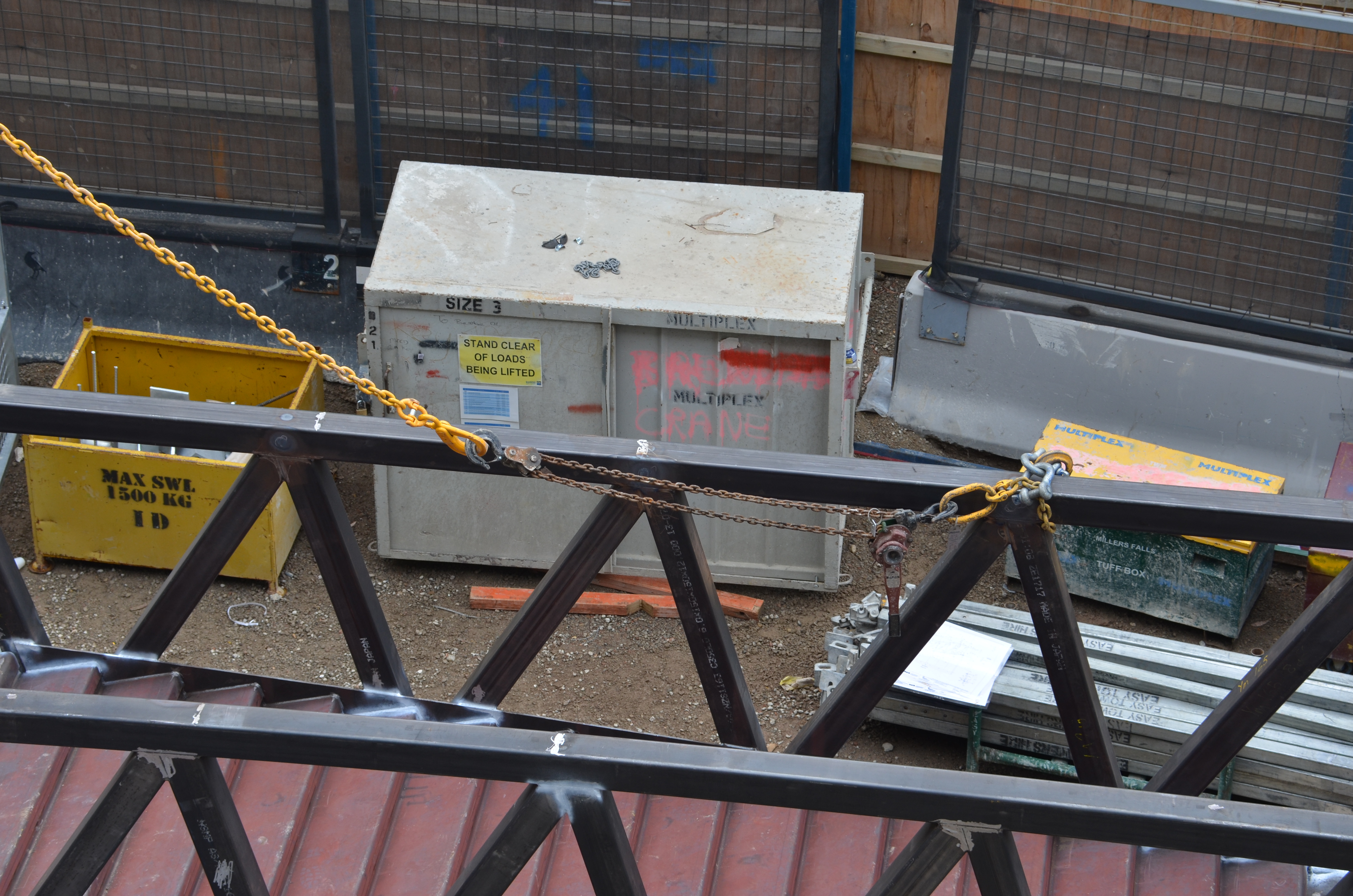 https://archive.abp.unimelb.edu.au/objects/images/Construction/Images/Stairs, walkways and balustrades/Y Stairs structural steel/Installation/DSC_3413.JPG