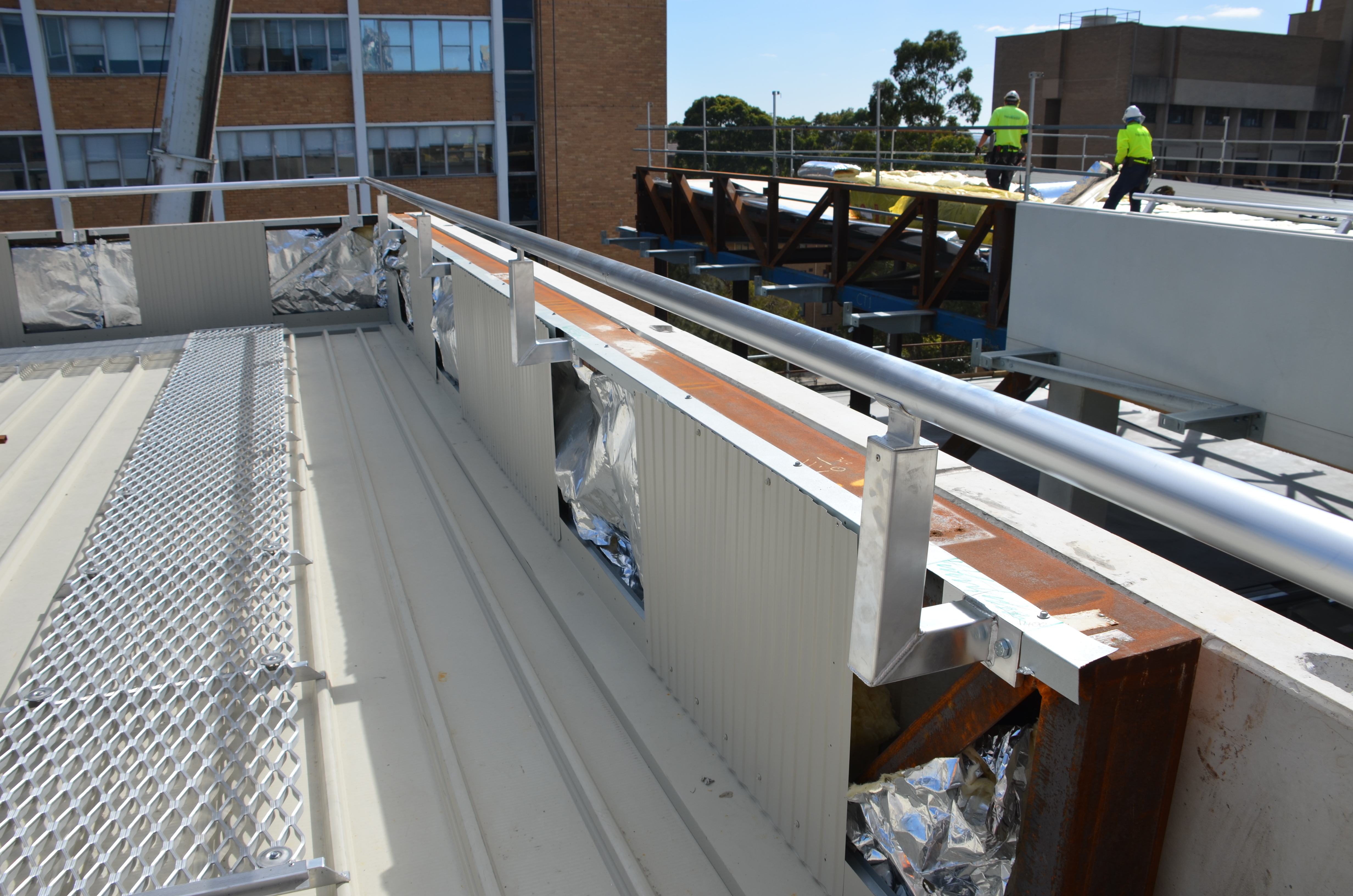 https://archive.abp.unimelb.edu.au/objects/images/Construction/Images/Roof/Parapets and Handrails/DSC_6112.JPG https://archive.abp.unimelb.edu.au/objects/images/Construction/Images/Roof/Parapets and Handrails/DSC_6112.JPG