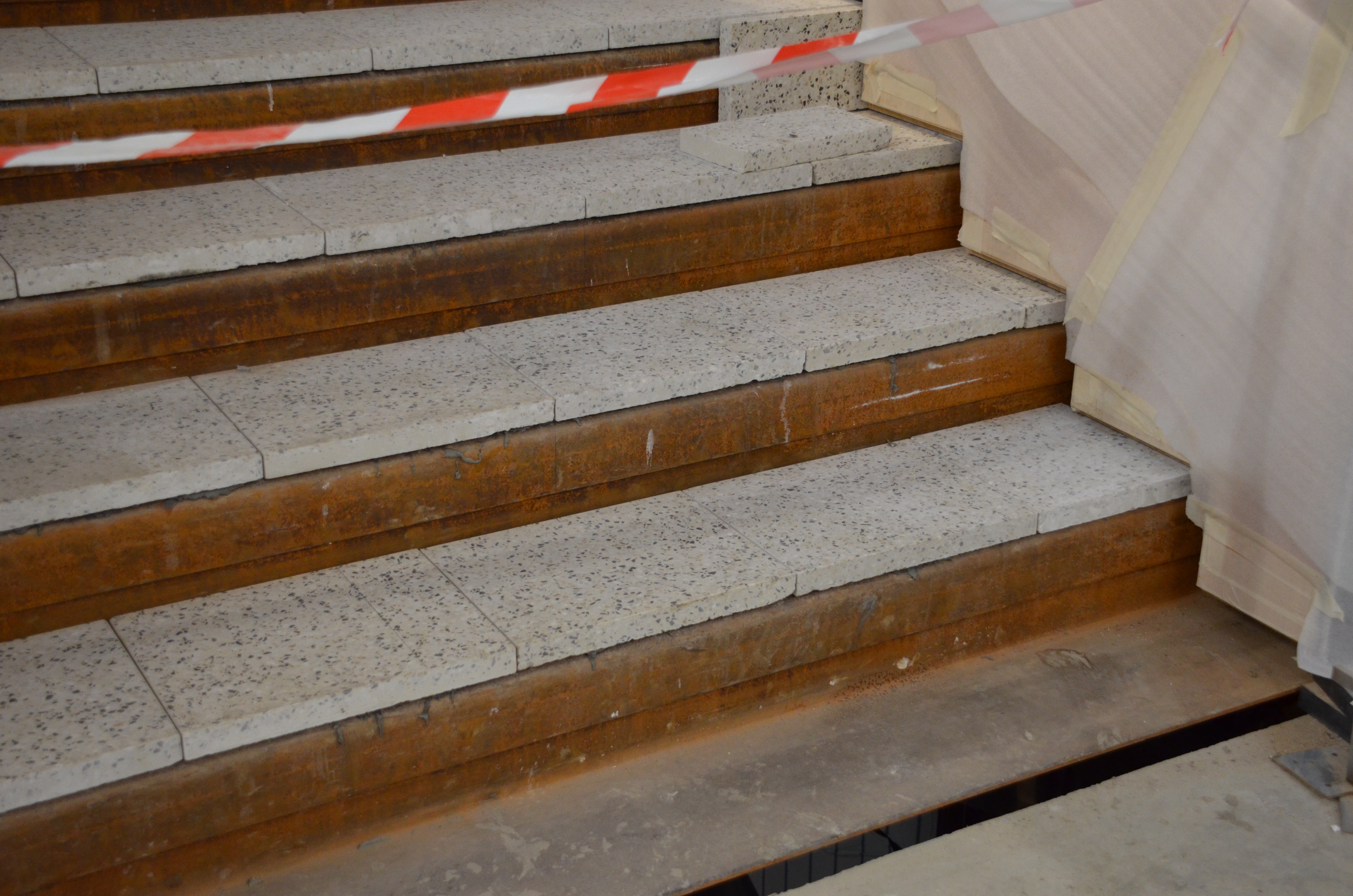 https://archive.abp.unimelb.edu.au/objects/images/Construction/Images/Stair finishes & linings/Other stairs/DSC_9149.JPG